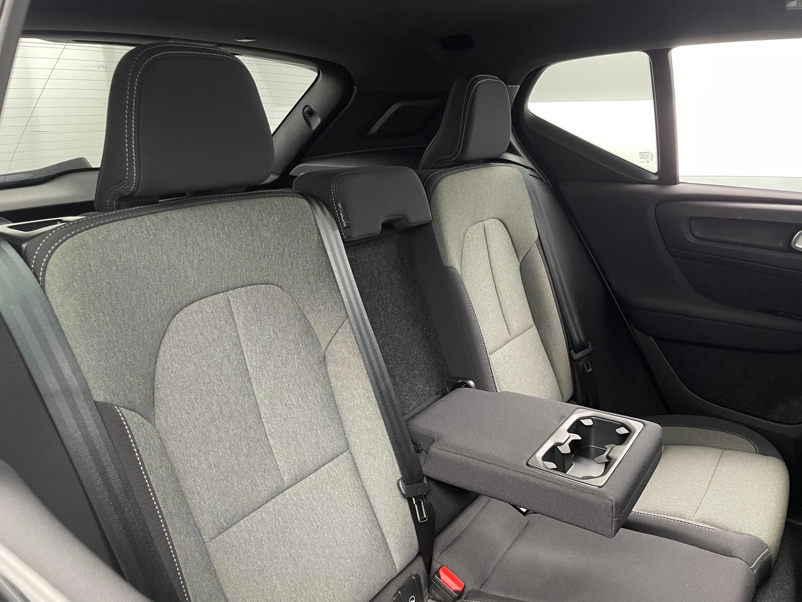 Thumbnail: 2024 Volvo XC40 - 6