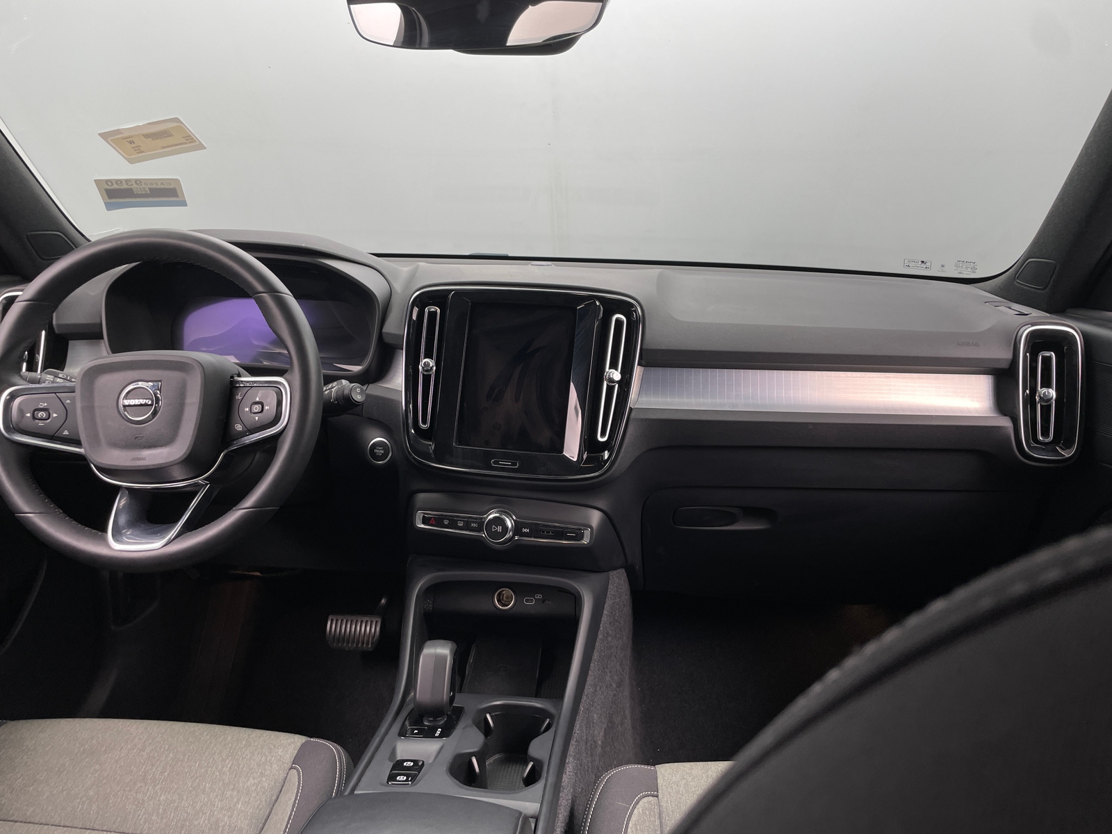 Thumbnail: 2024 Volvo XC40 - 3