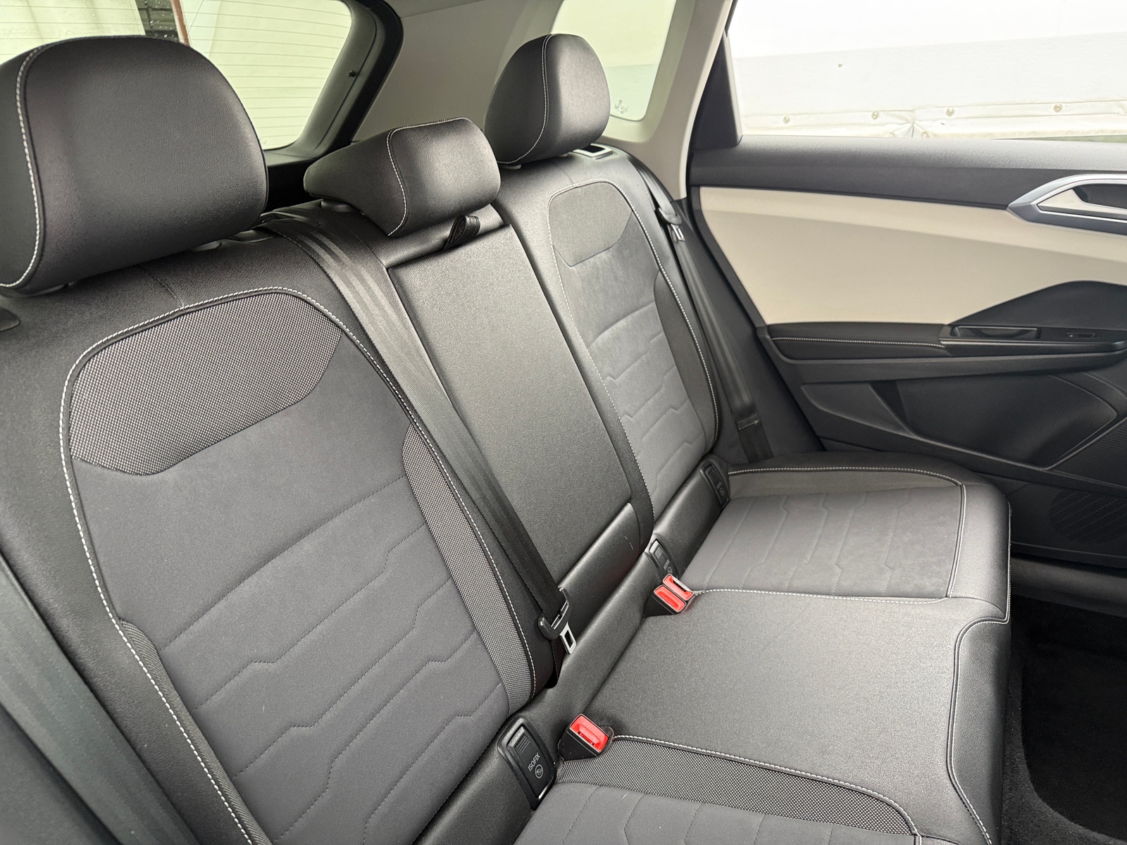 Thumbnail: 2025 Volkswagen Taos - 5