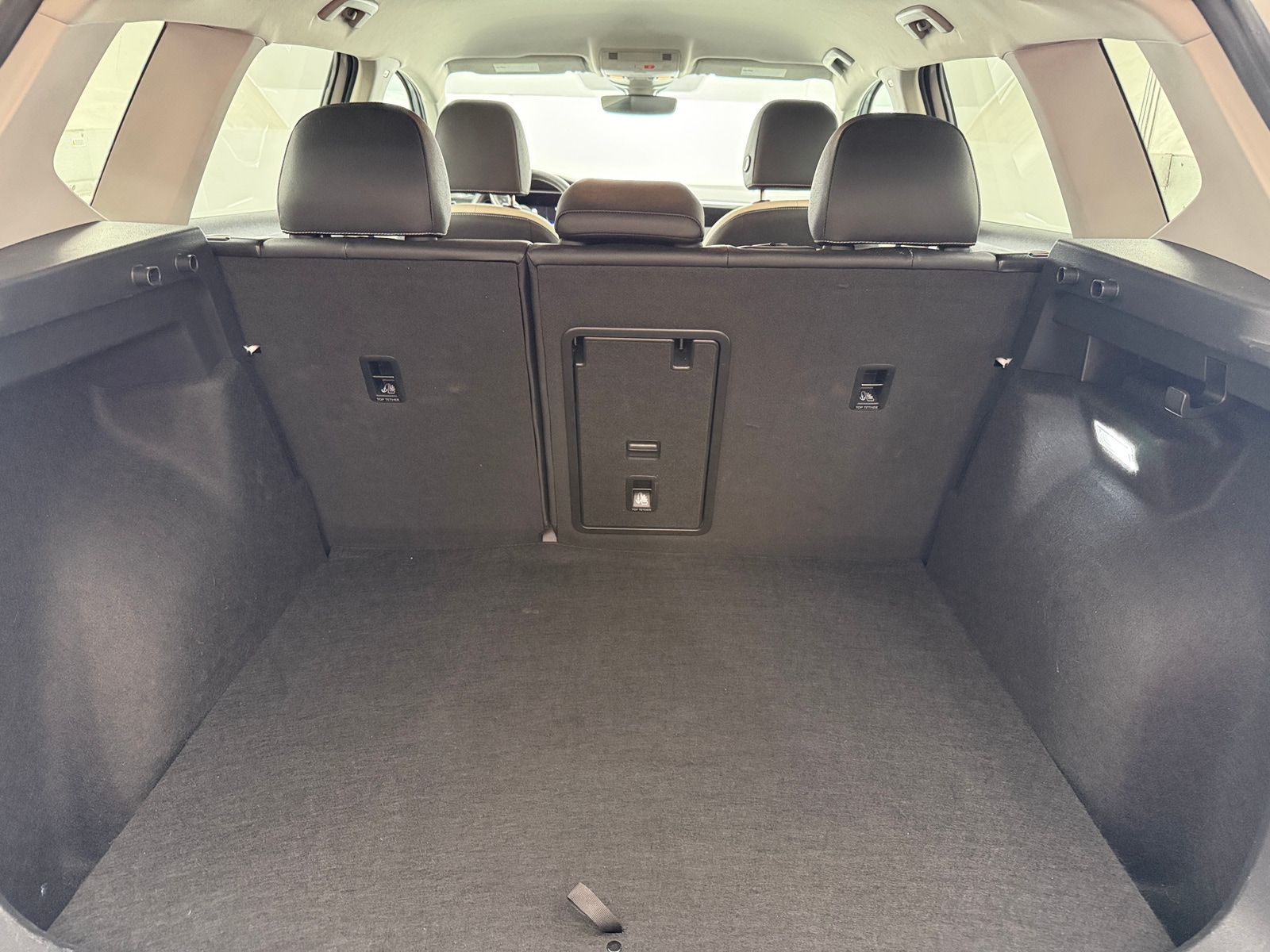 Thumbnail: 2025 Volkswagen Taos - 6