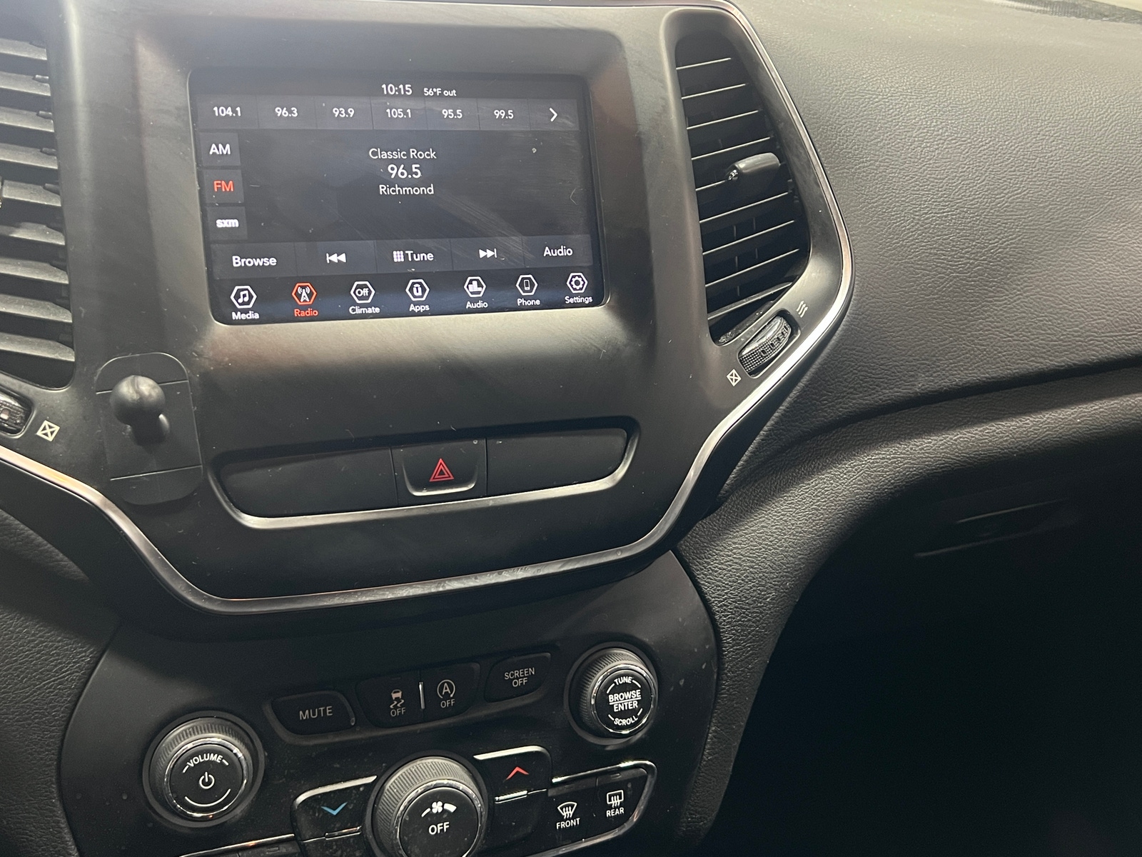 Thumbnail: 2019 Jeep Cherokee - 4