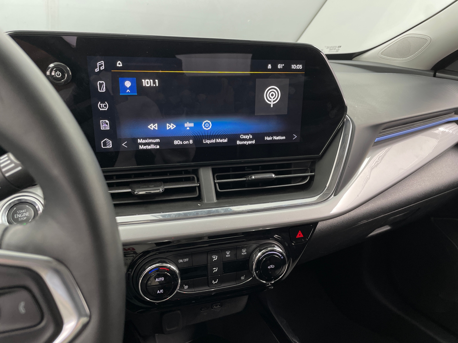 Thumbnail: 2025 Chevrolet Trax - 4