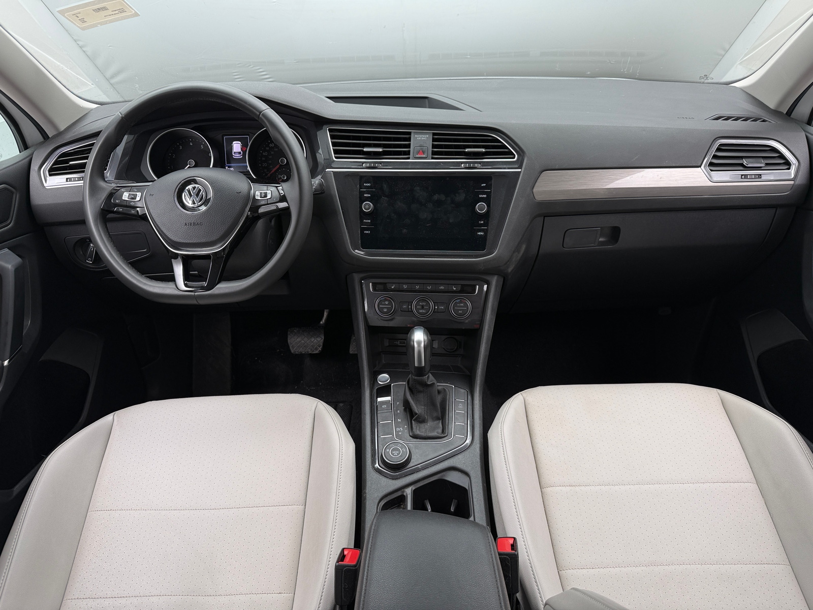 Thumbnail: 2020 Volkswagen Tiguan - 2