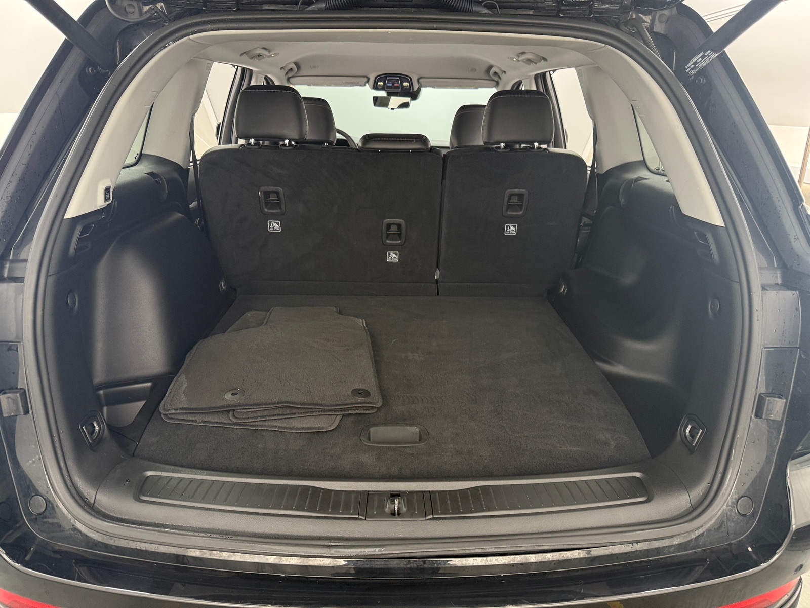 Thumbnail: 2023 Jeep Grand Cherokee - 6