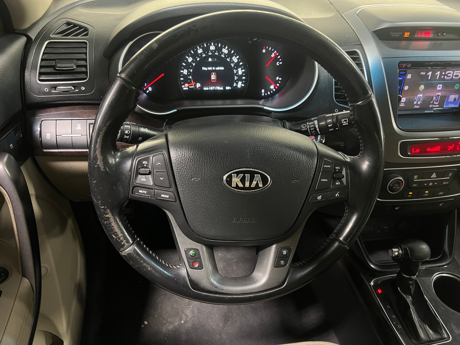 Thumbnail: 2015 Kia Sorento - 4