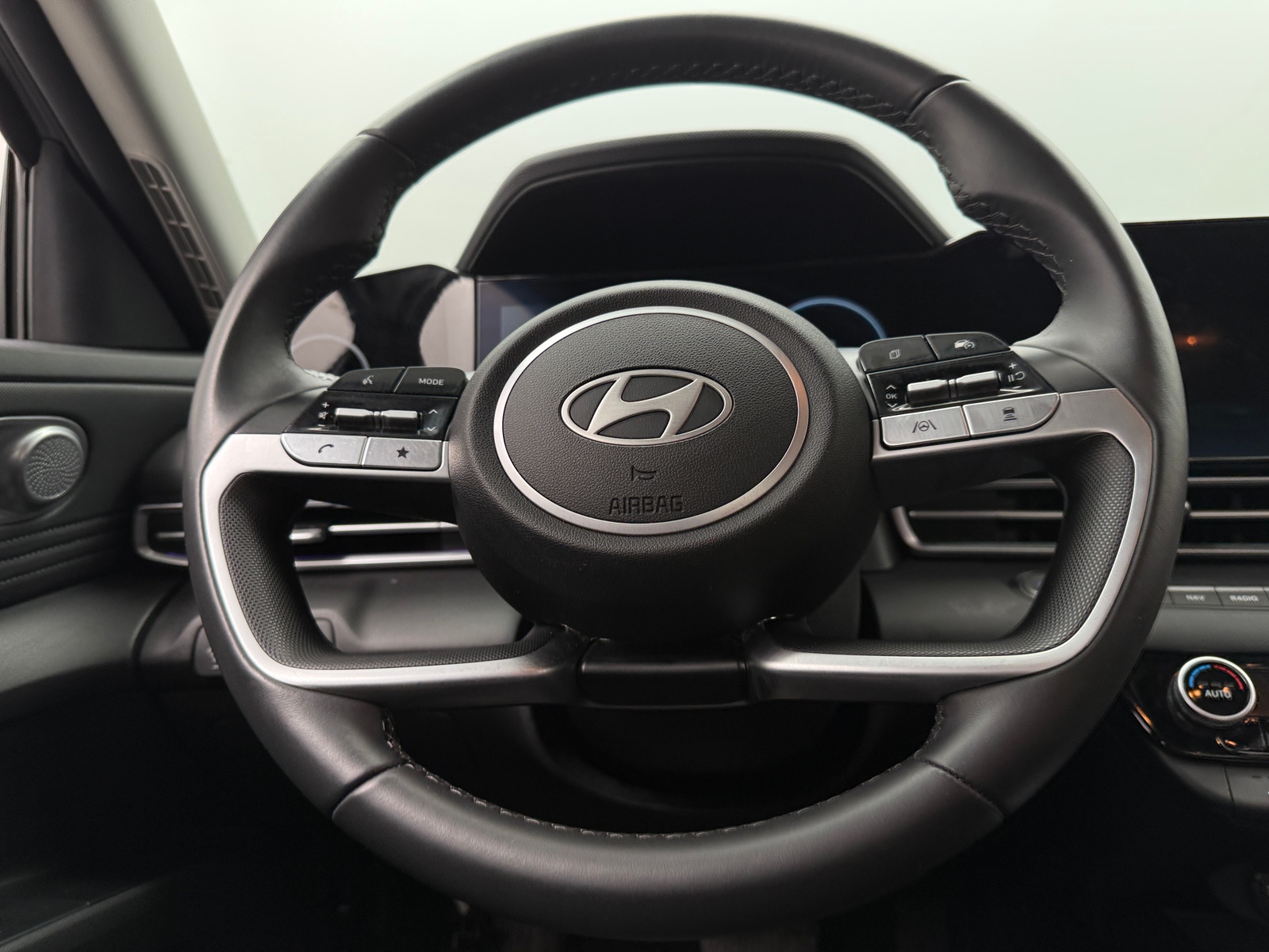 Thumbnail: 2025 Hyundai Elantra - 5