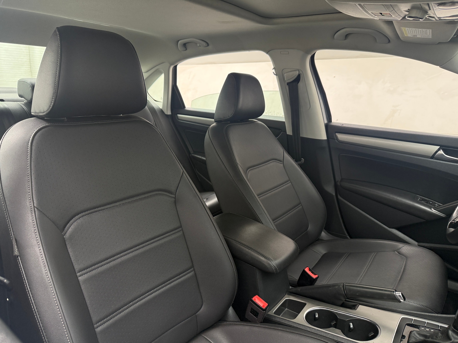 Thumbnail: 2021 Volkswagen Passat - 2