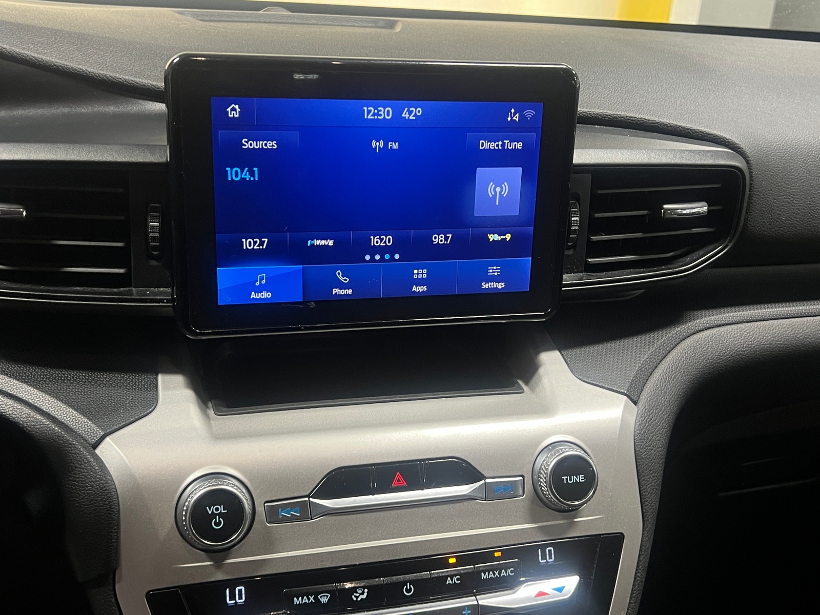 Thumbnail: 2021 Ford Explorer - 4