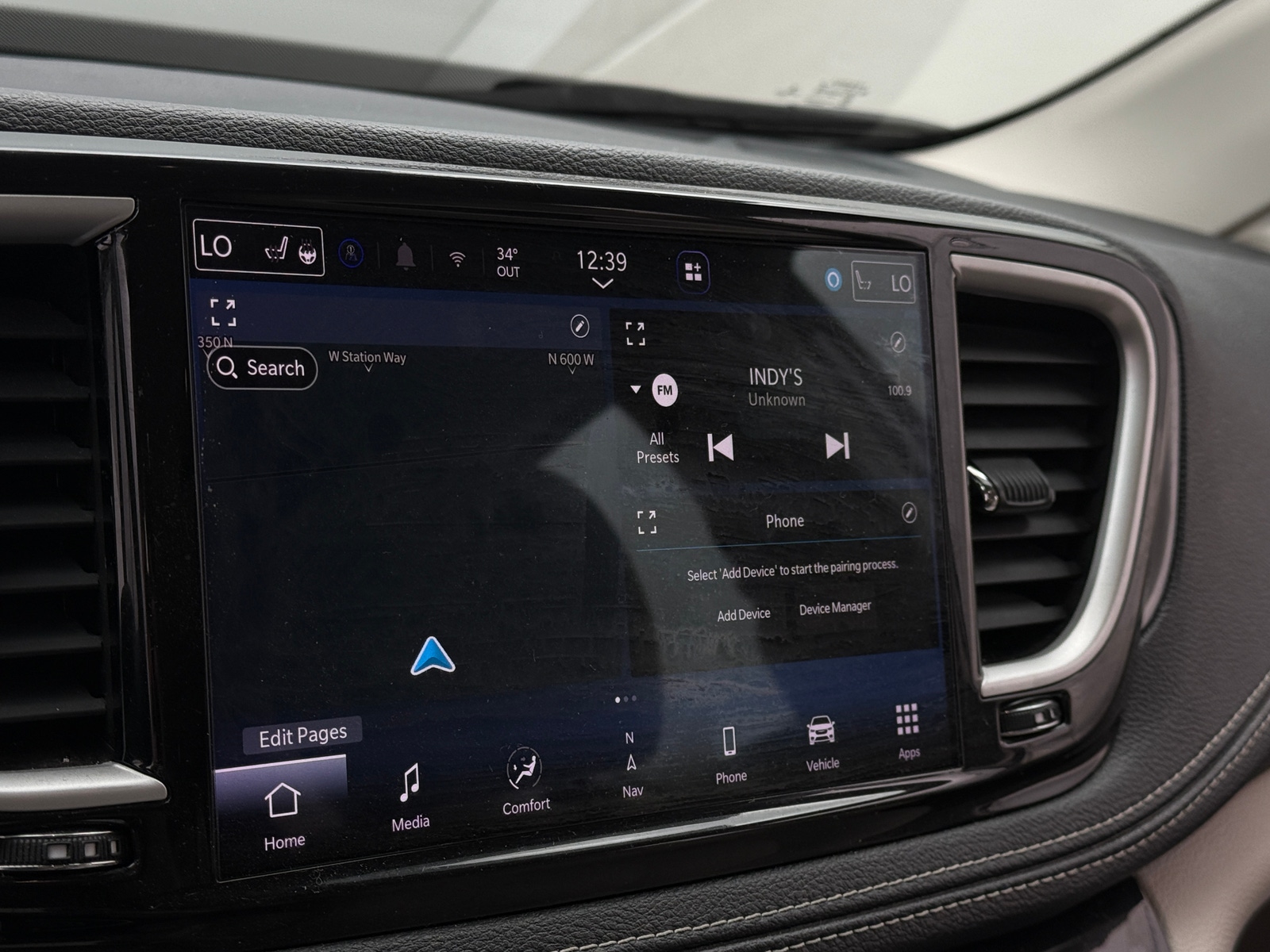 Thumbnail: 2021 Chrysler Pacifica - 3