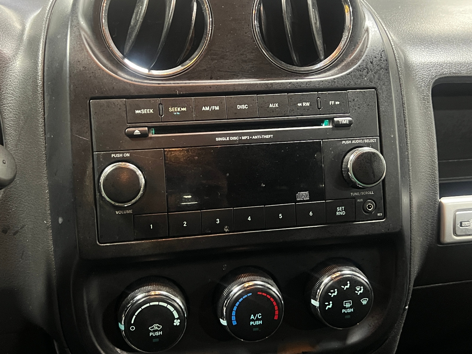 Thumbnail: 2014 Jeep Compass - 4