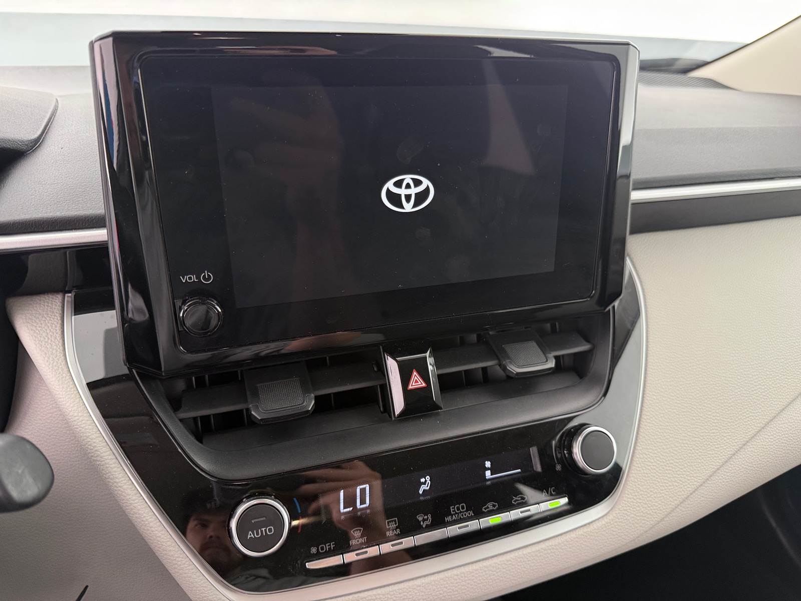 Thumbnail: 2025 Toyota Corolla - 4