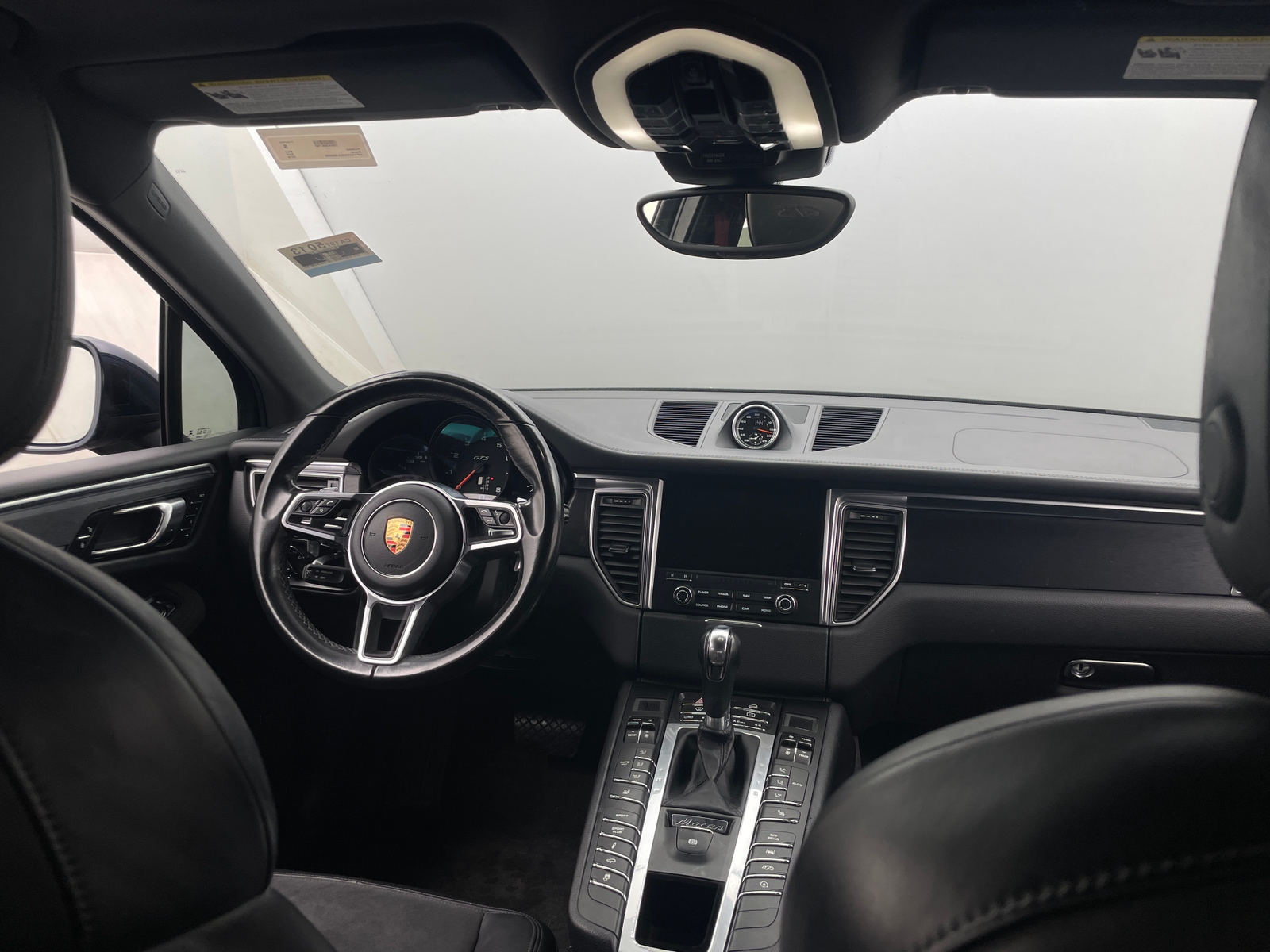 Thumbnail: 2018 Porsche Macan - 2