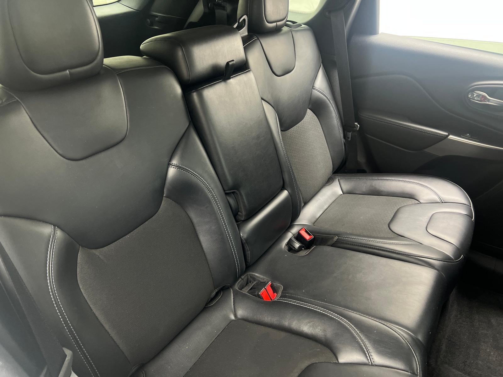 Thumbnail: 2020 Jeep Cherokee - 6