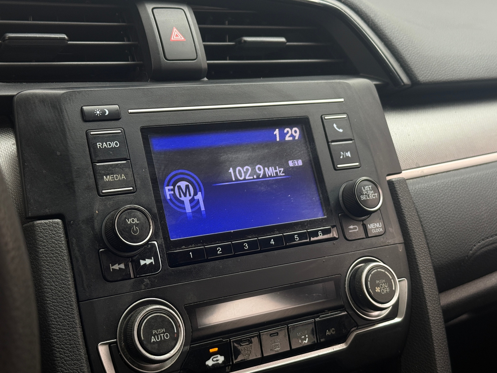 Thumbnail: 2016 Honda Civic - 4