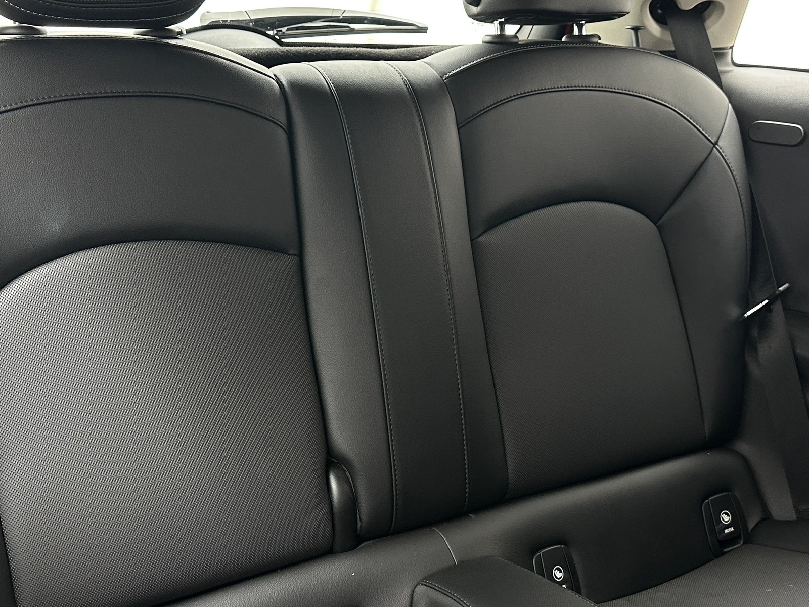 Thumbnail: 2016 MINI Cooper Hardtop - 5