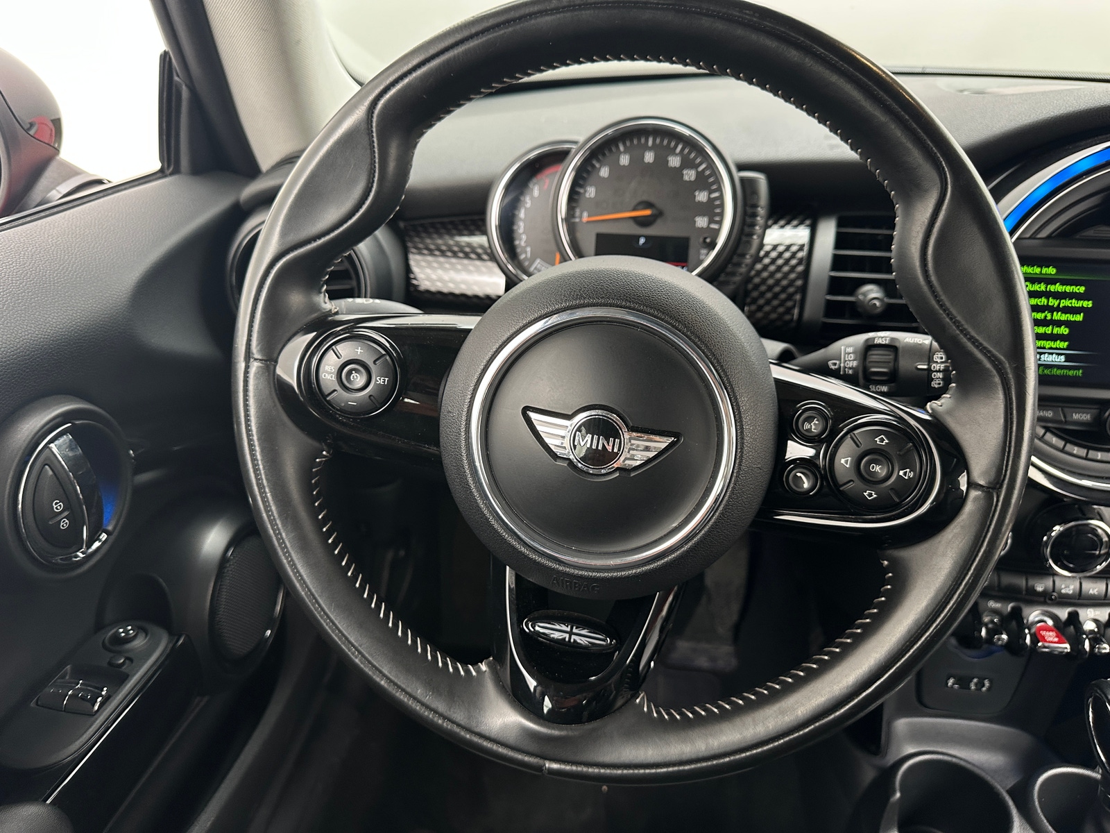 Thumbnail: 2016 MINI Cooper Hardtop - 4