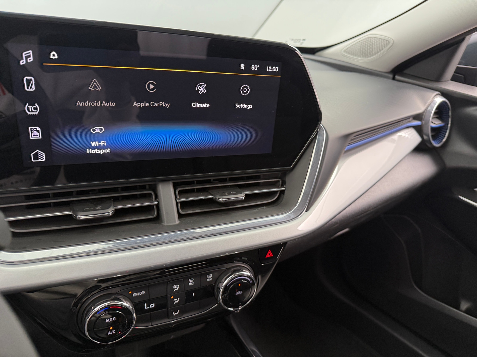 Thumbnail: 2025 Chevrolet Trax - 4