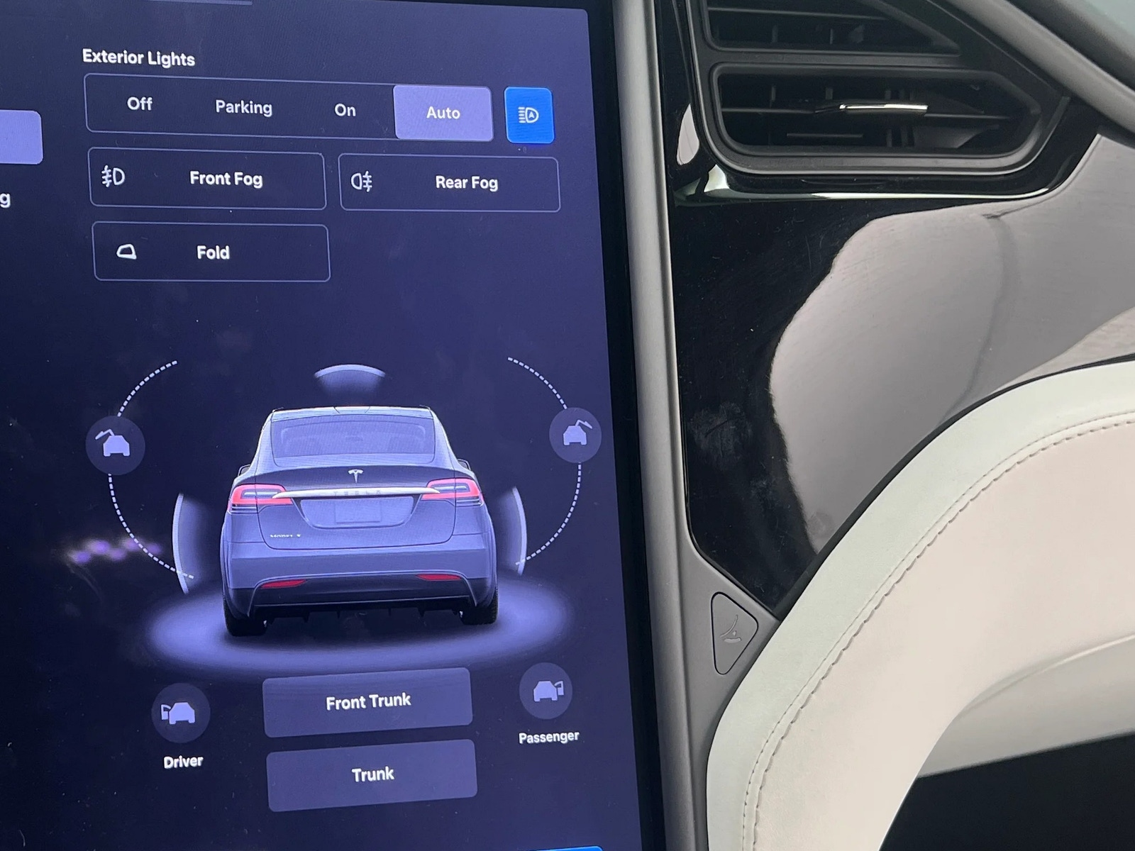 Thumbnail: 2020 Tesla Model X - 3