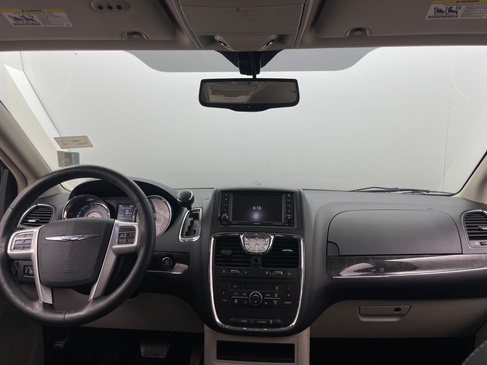 Thumbnail: 2015 Chrysler Town & Country - 2