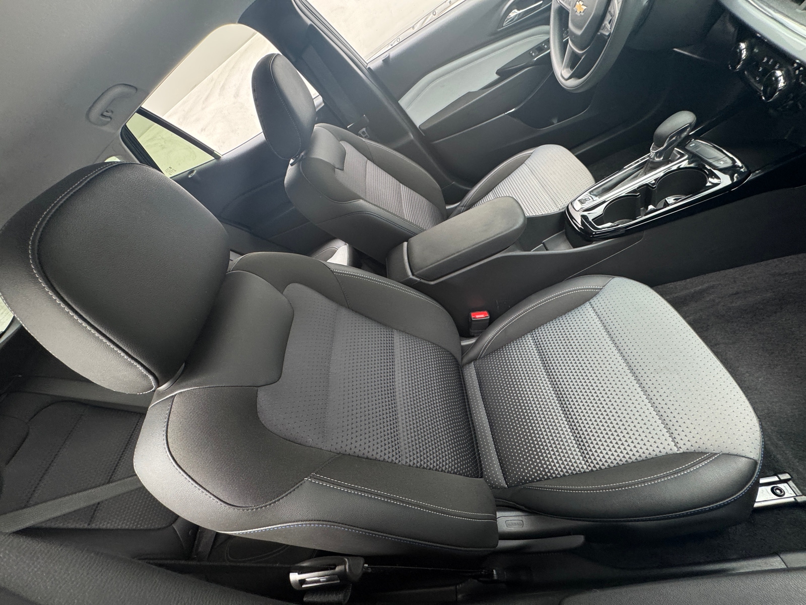 Thumbnail: 2025 Chevrolet Trax - 2