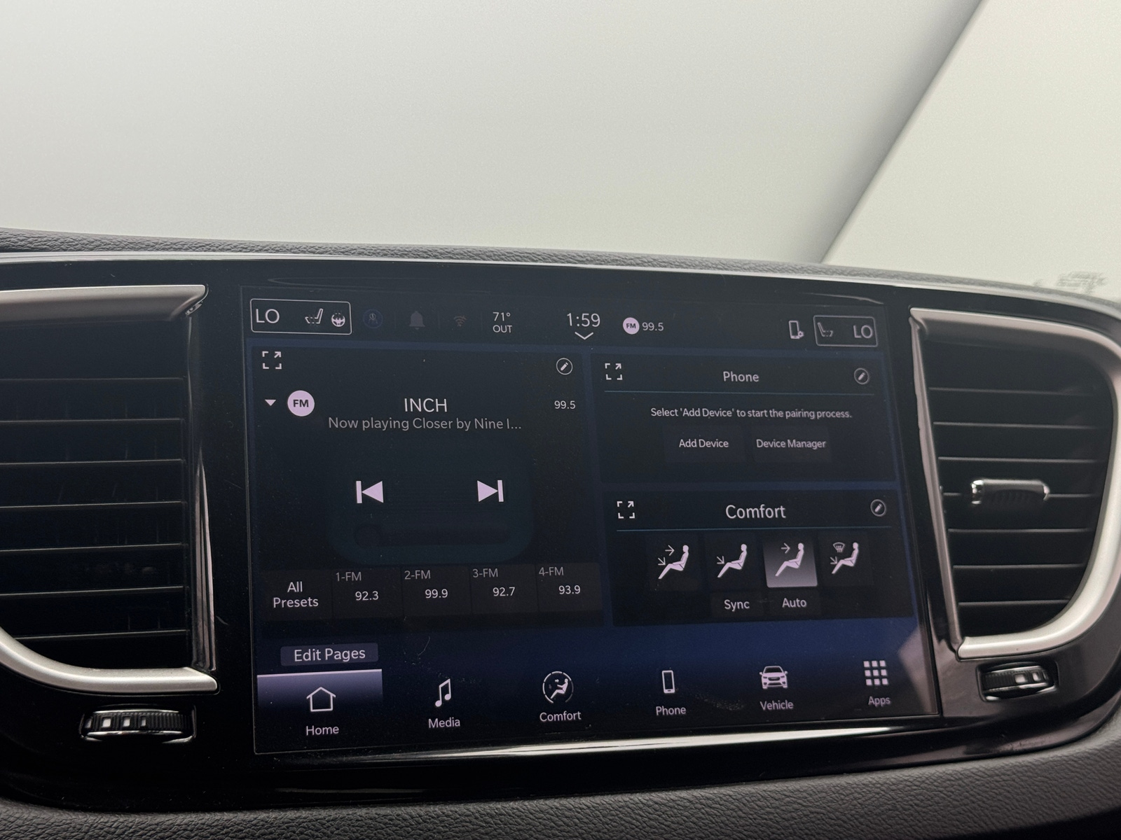 Thumbnail: 2025 Chrysler Pacifica - 3