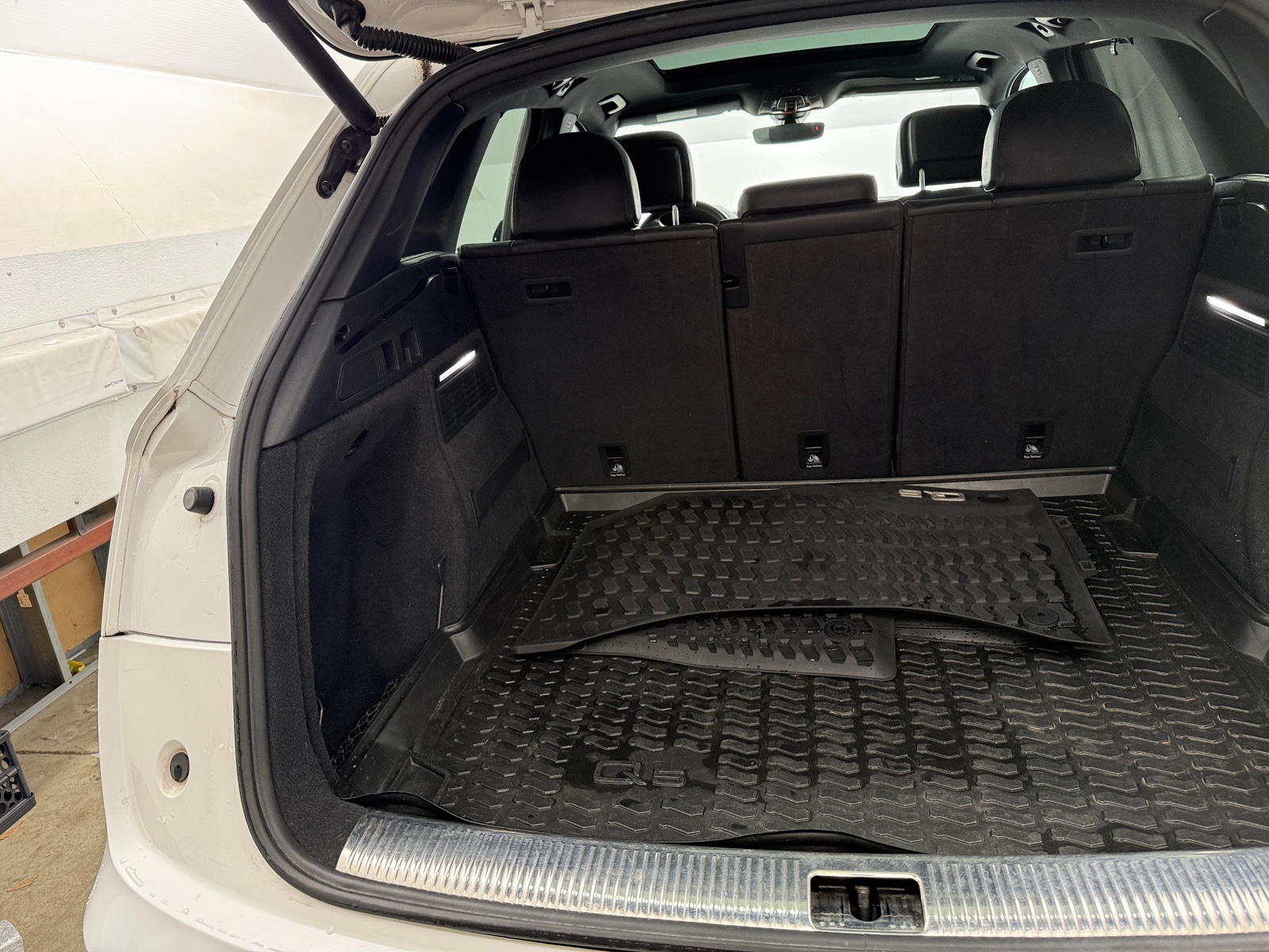 Thumbnail: 2018 Audi SQ5 - 6