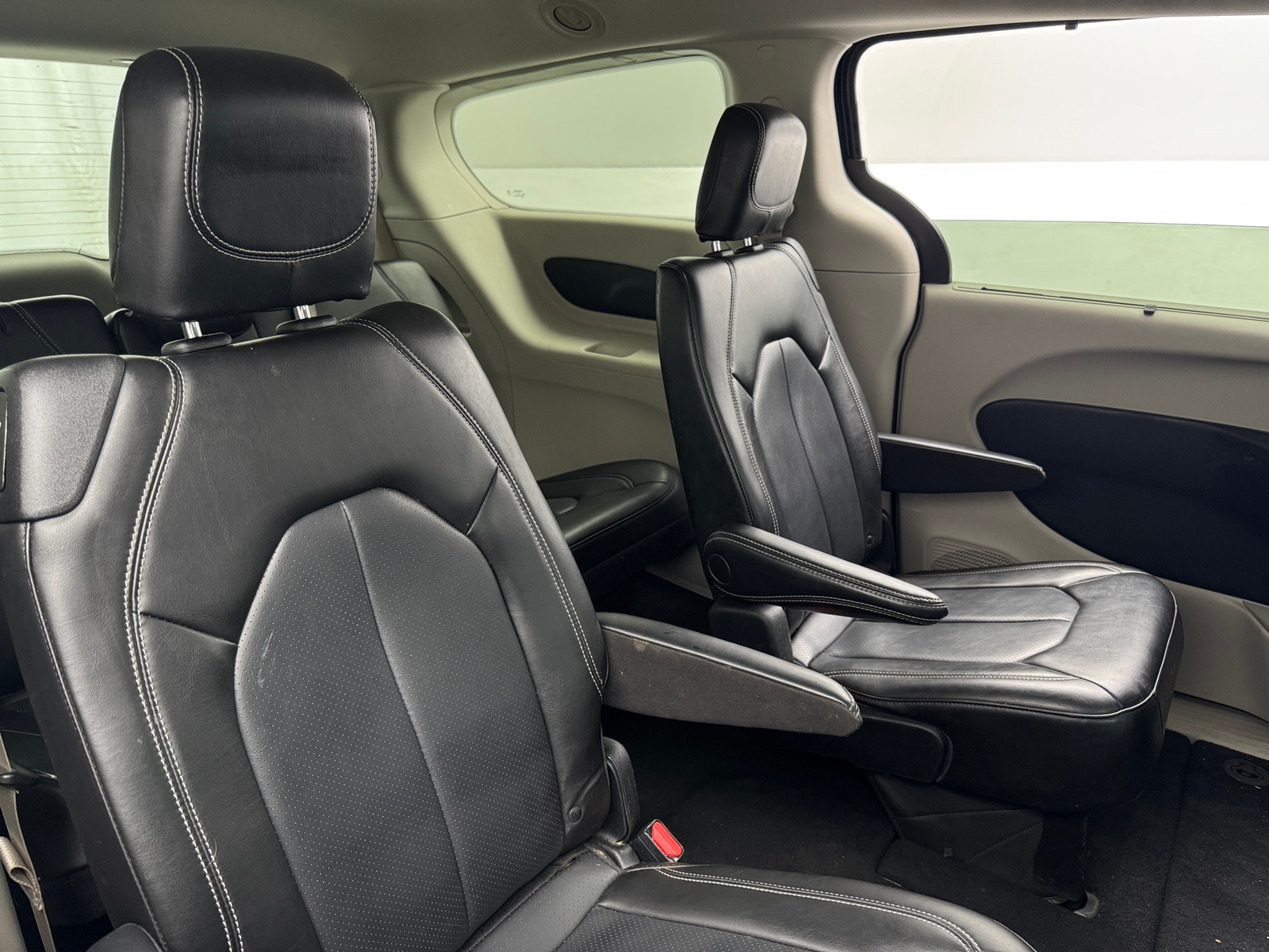 Thumbnail: 2023 Chrysler Pacifica - 5