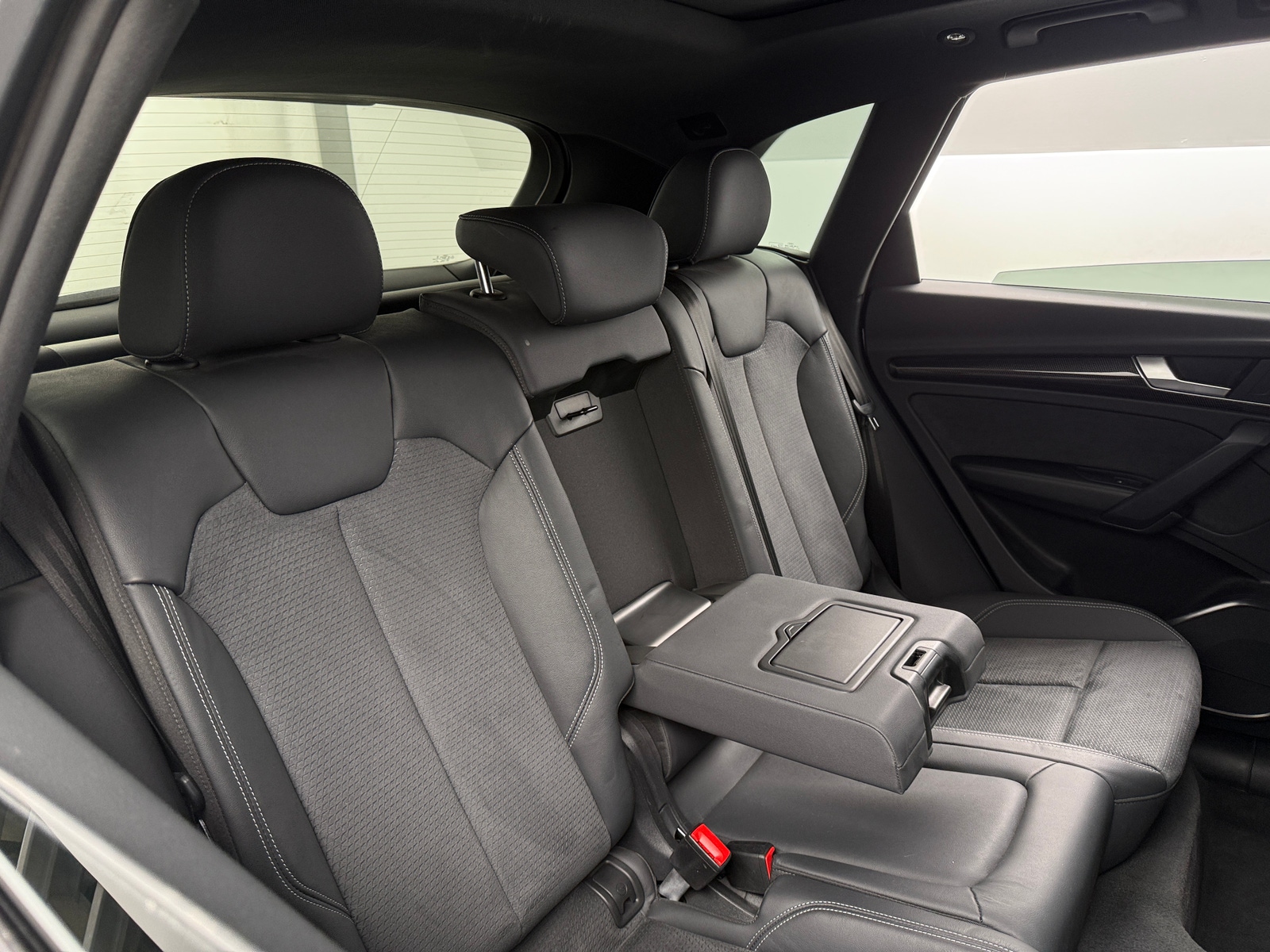 Thumbnail: 2022 Audi SQ5 - 5