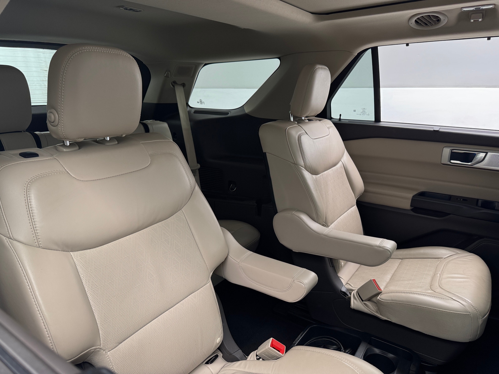 Thumbnail: 2020 Ford Explorer - 5