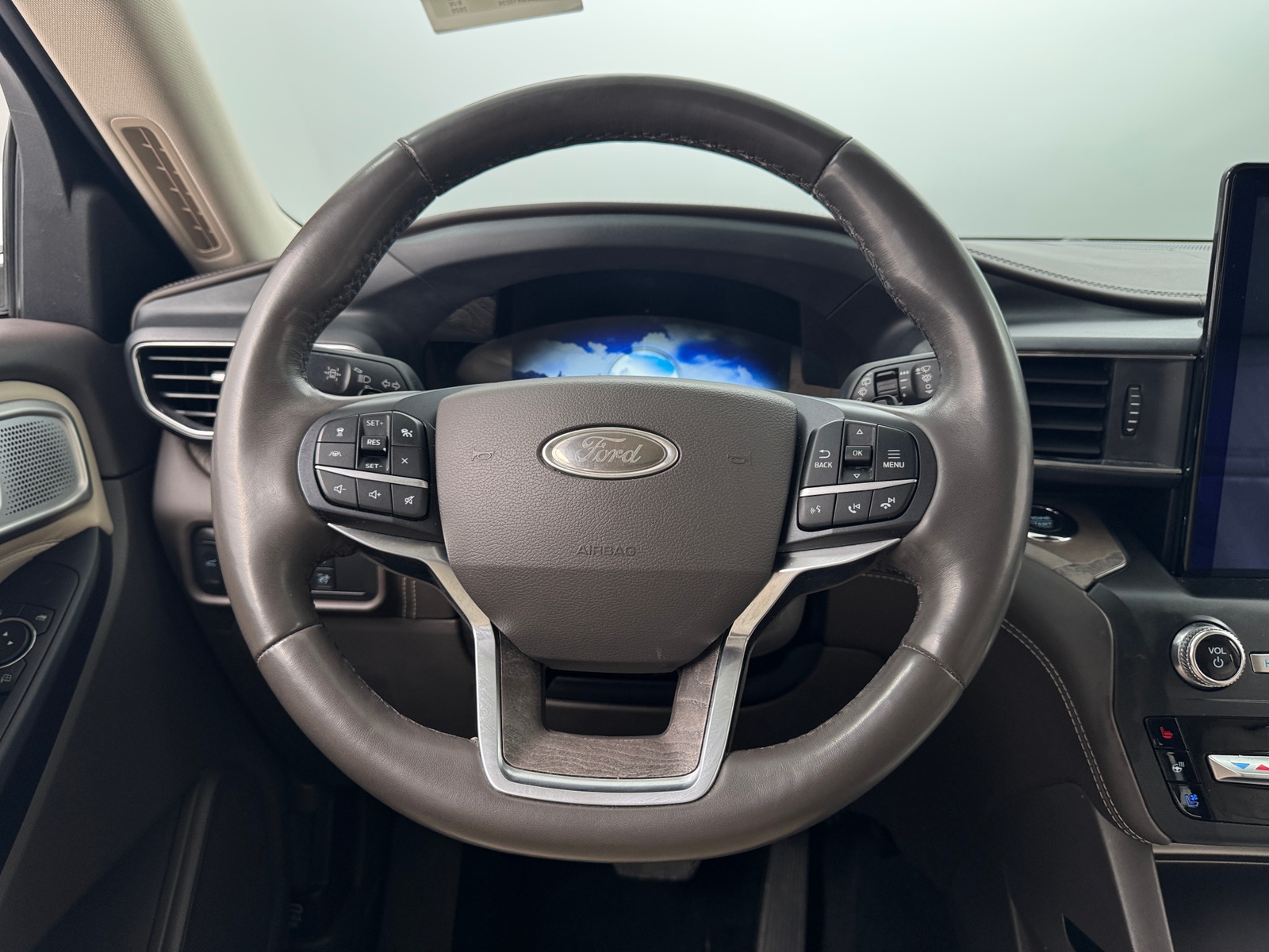 Thumbnail: 2020 Ford Explorer - 4