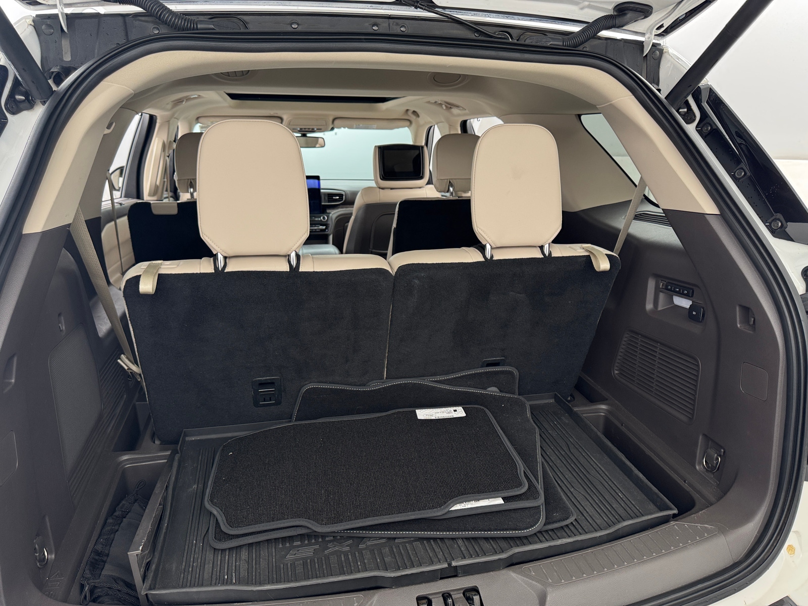 Thumbnail: 2020 Ford Explorer - 6