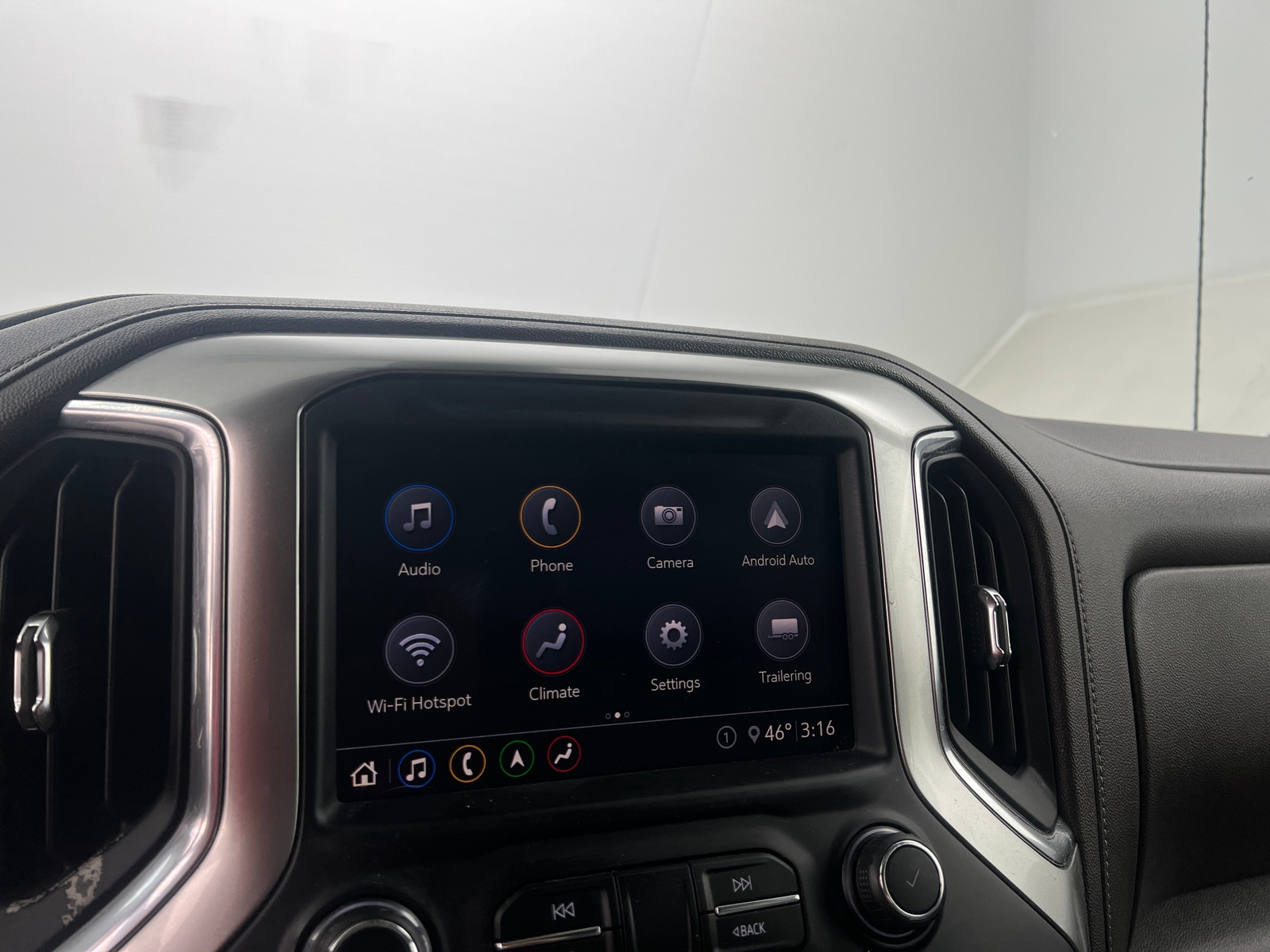 Thumbnail: 2020 Chevrolet Silverado 1500 - 3