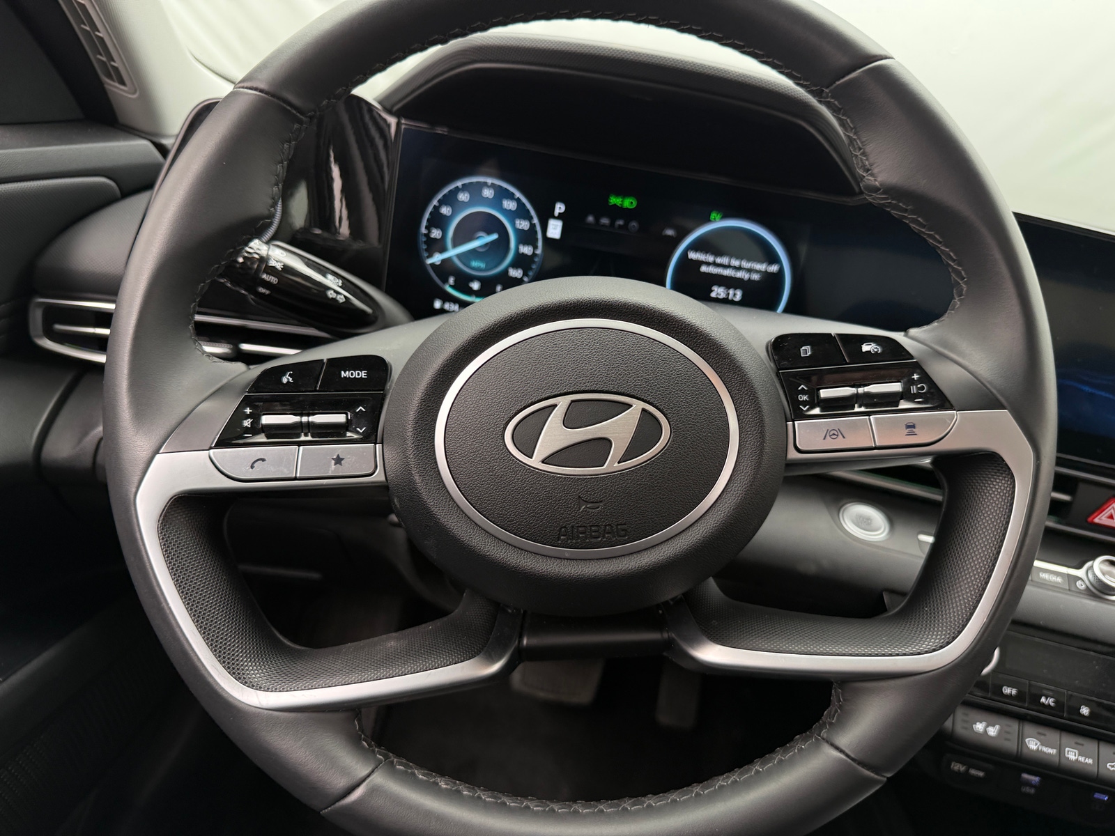 Thumbnail: 2025 Hyundai Elantra - 4