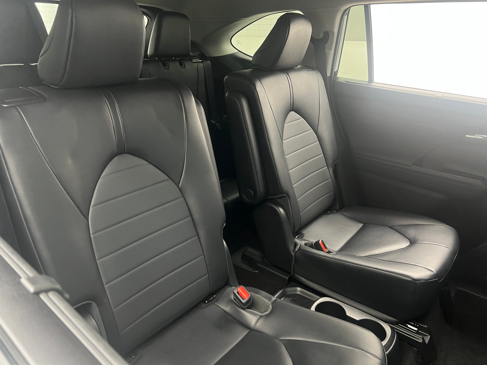 Thumbnail: 2023 Toyota Highlander - 5