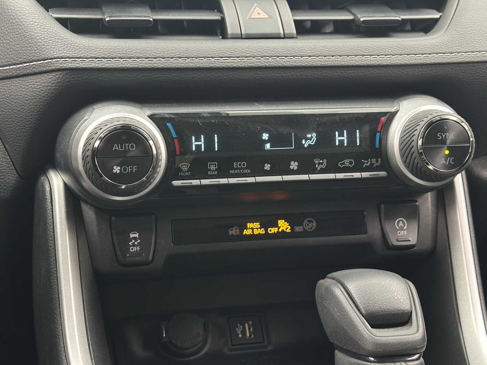 Thumbnail: 2024 Toyota RAV4 - 4