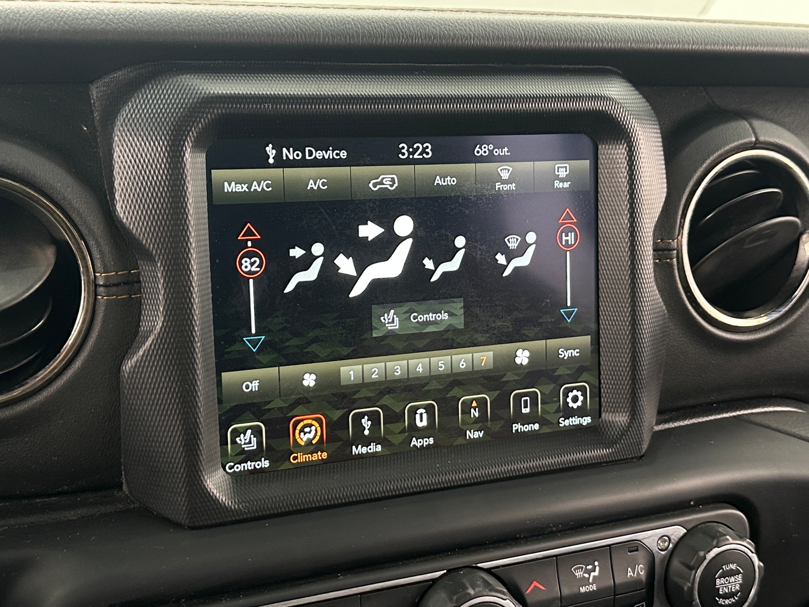 Thumbnail: 2020 Jeep Wrangler - 3