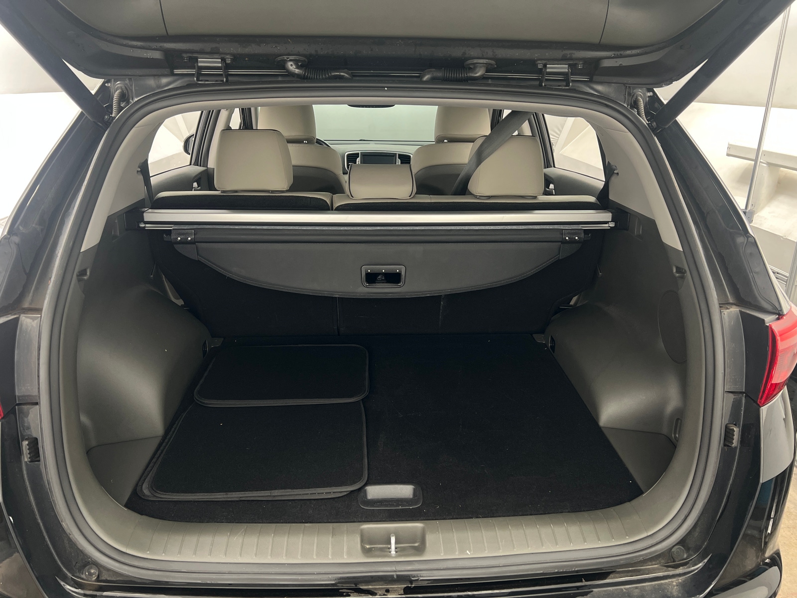 Thumbnail: 2018 Kia Sportage - 6