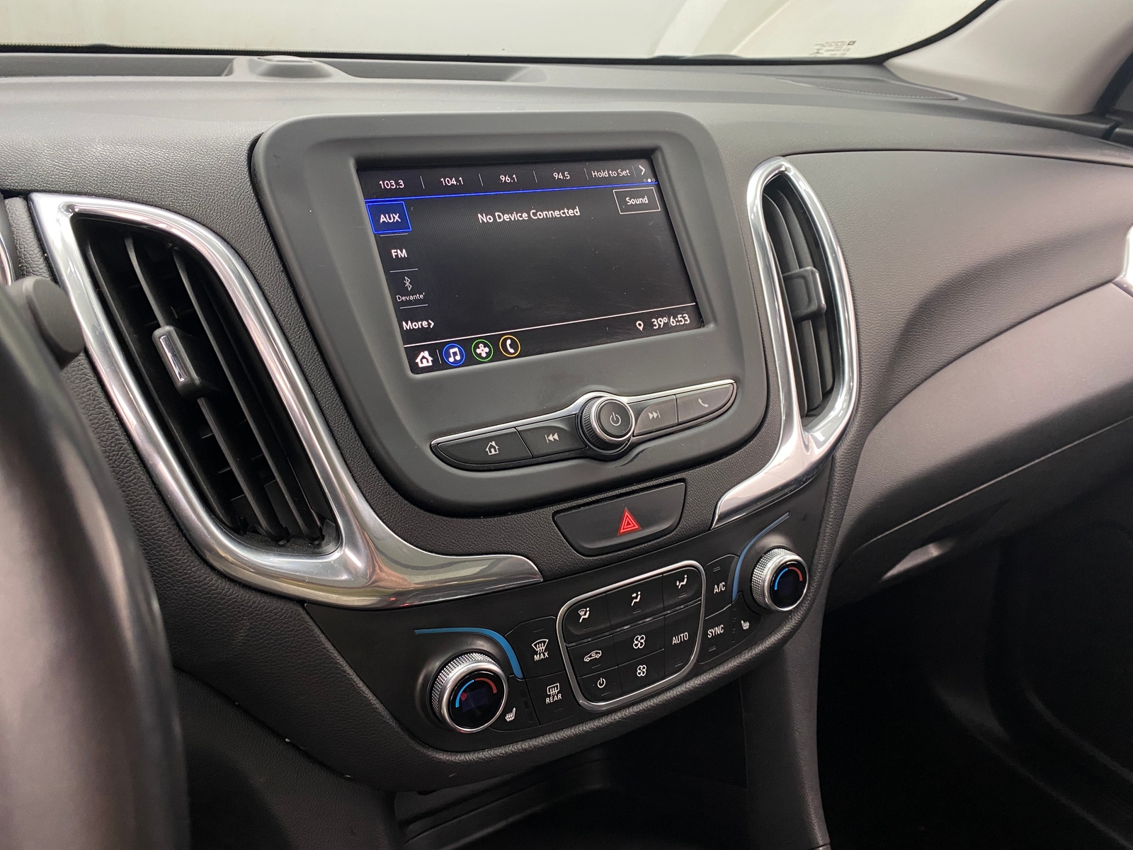 Thumbnail: 2020 Chevrolet Equinox - 4