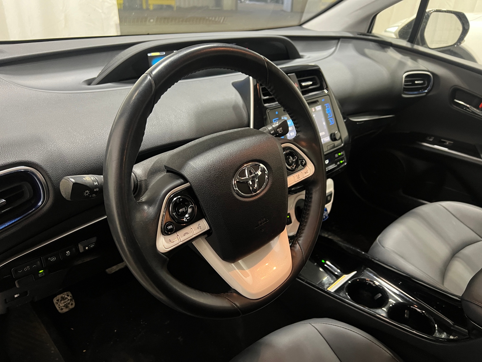 Thumbnail: 2018 Toyota Prius - 5