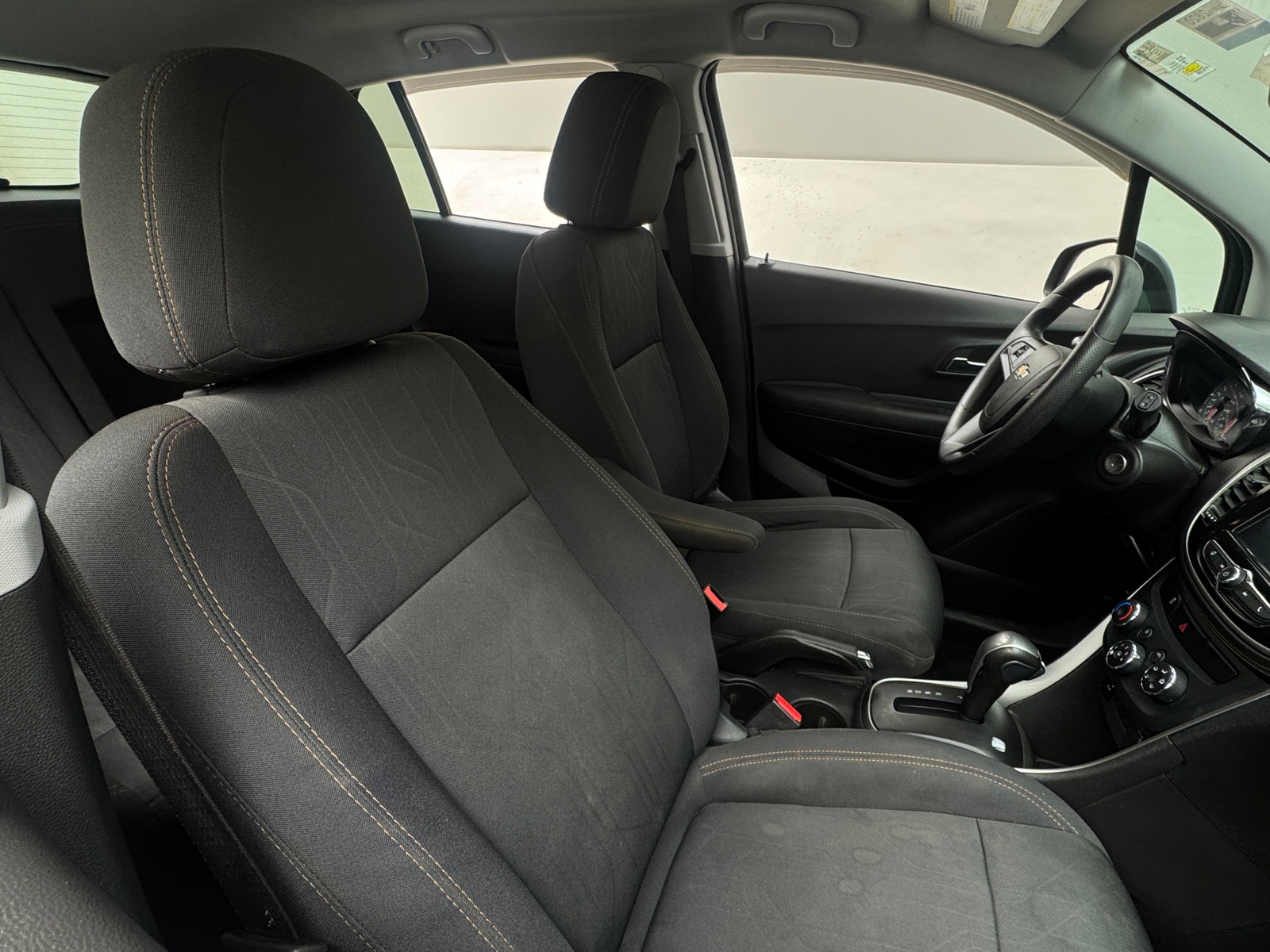 Thumbnail: 2017 Chevrolet Trax - 2