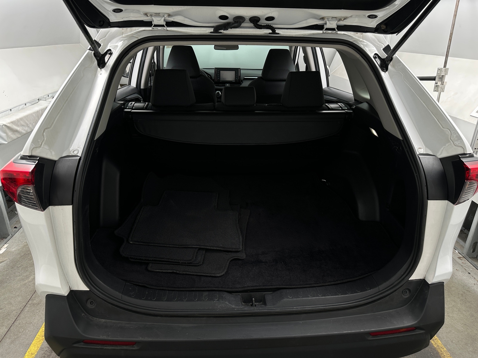 Thumbnail: 2022 Toyota RAV4 - 7