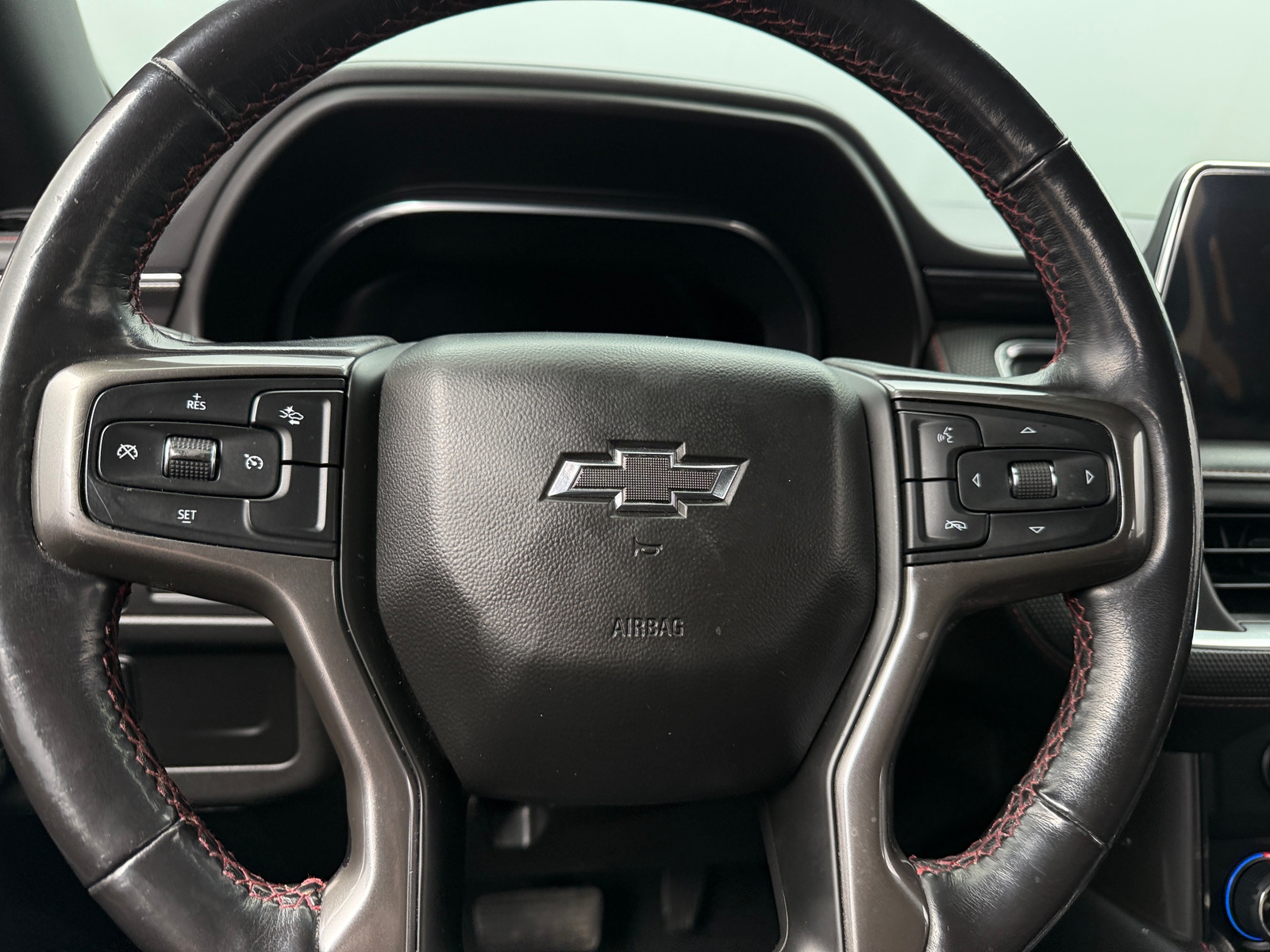 Thumbnail: 2022 Chevrolet Tahoe - 4