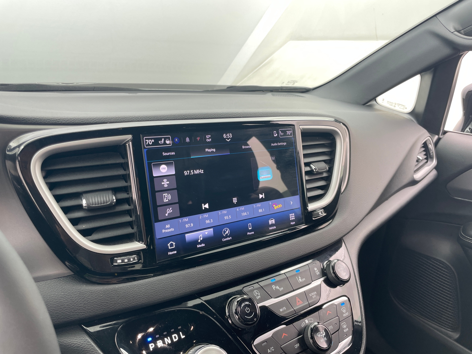 Thumbnail: 2025 Chrysler Pacifica - 3