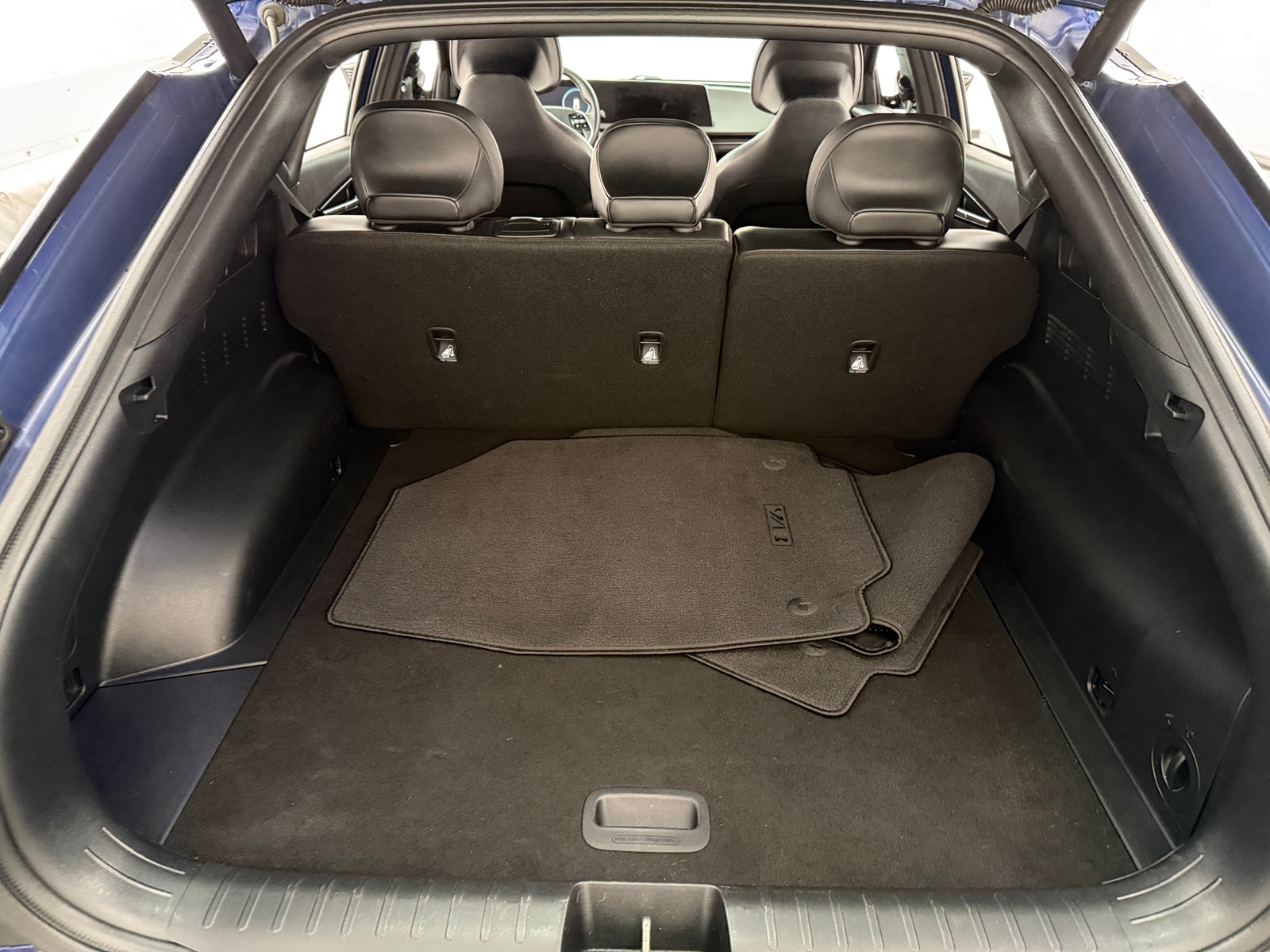 Thumbnail: 2022 Kia EV6 - 6