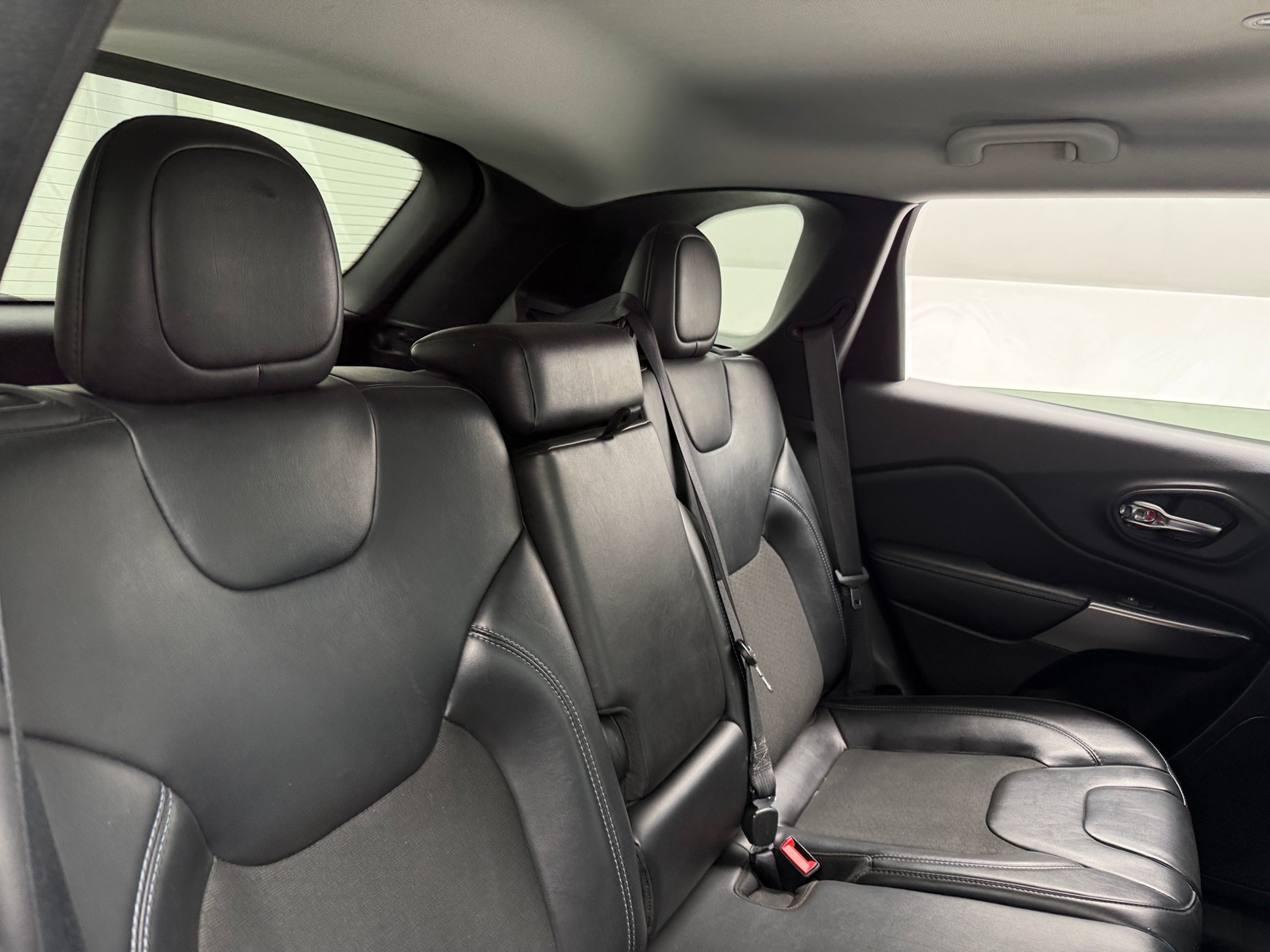 Thumbnail: 2020 Jeep Cherokee - 6