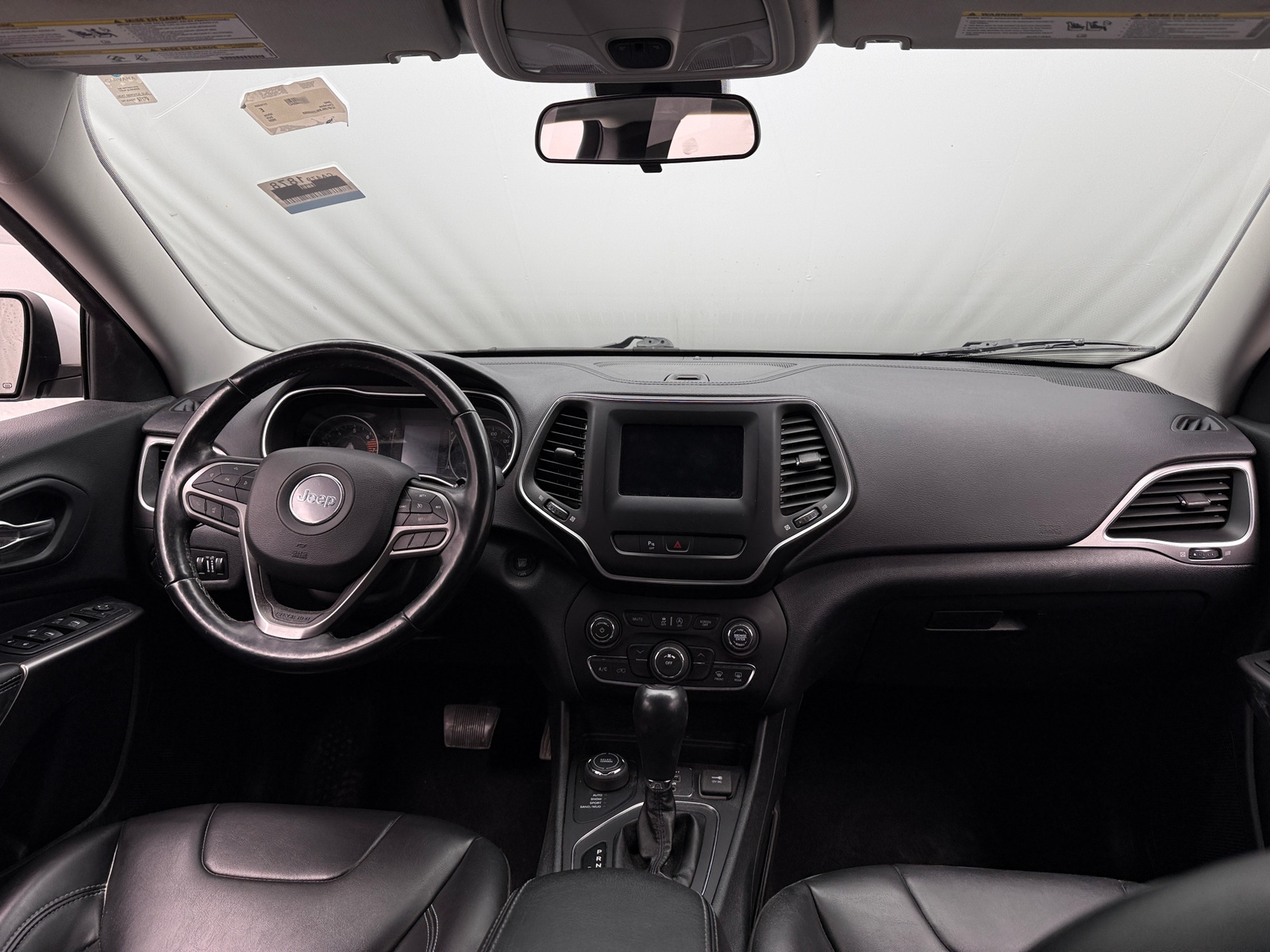 Thumbnail: 2020 Jeep Cherokee - 3