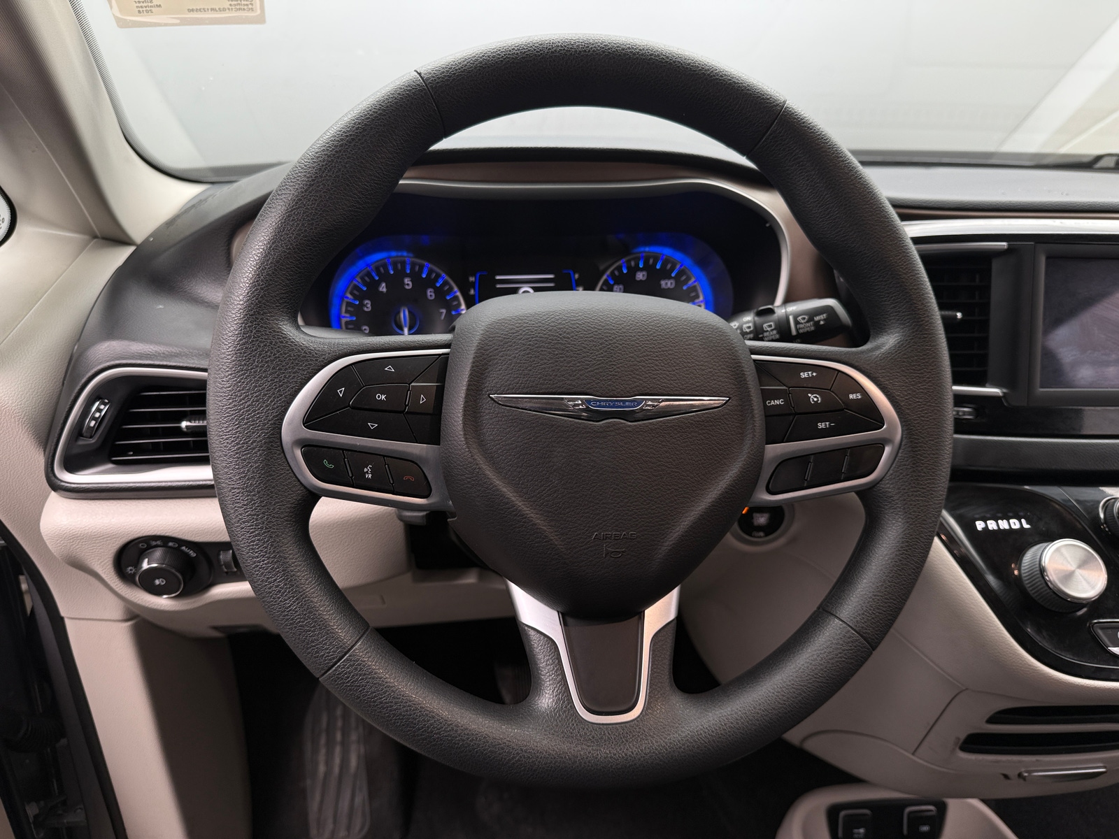 Thumbnail: 2018 Chrysler Pacifica - 5