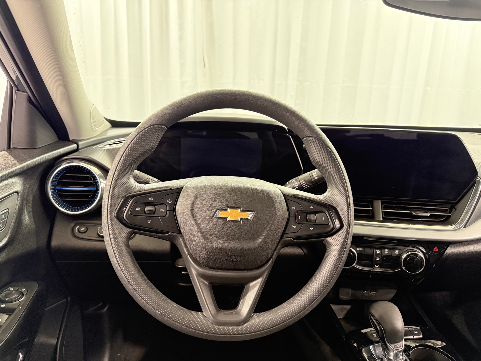 Thumbnail: 2025 Chevrolet Trax - 5