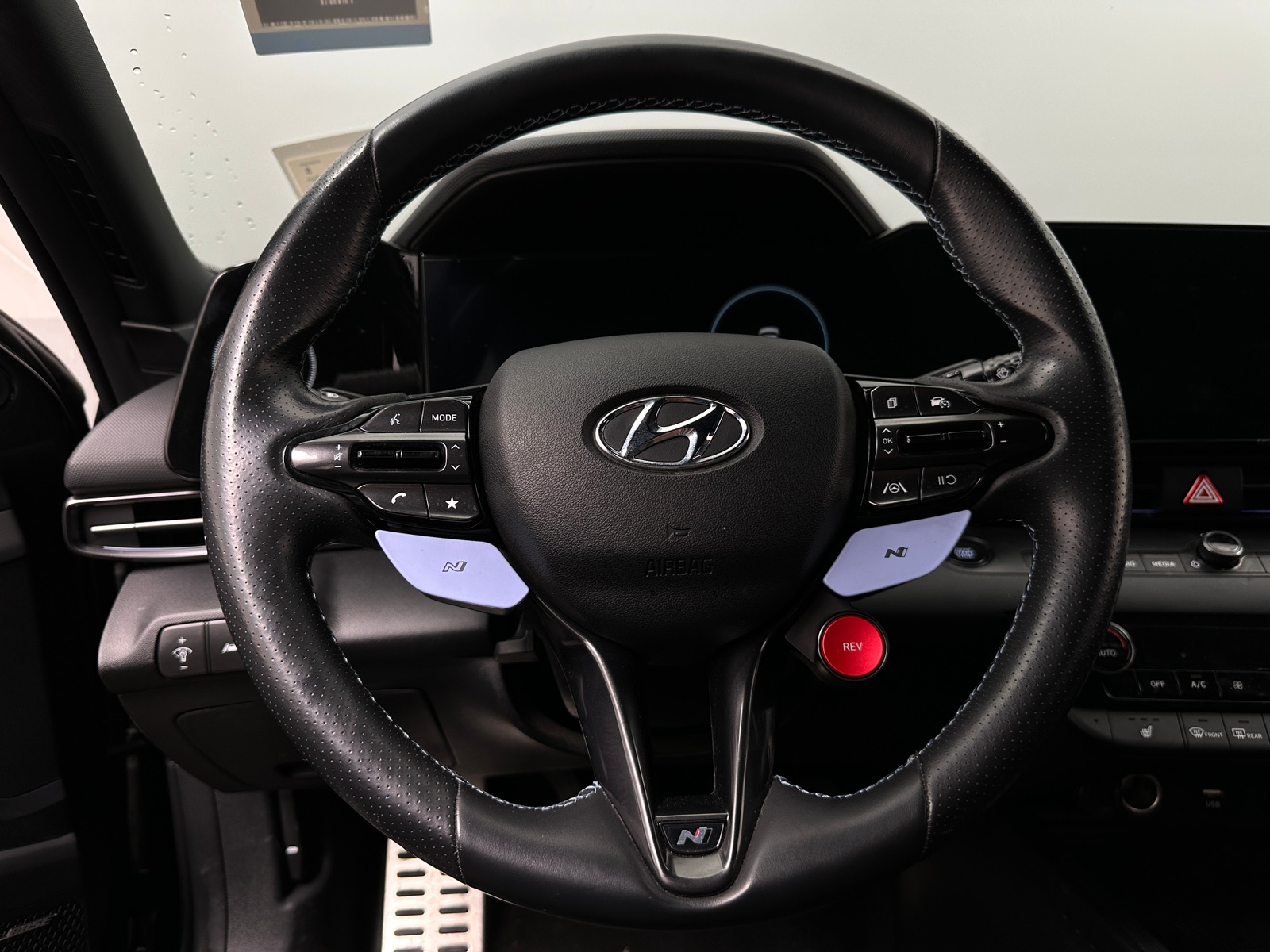 Thumbnail: 2023 Hyundai Elantra - 4