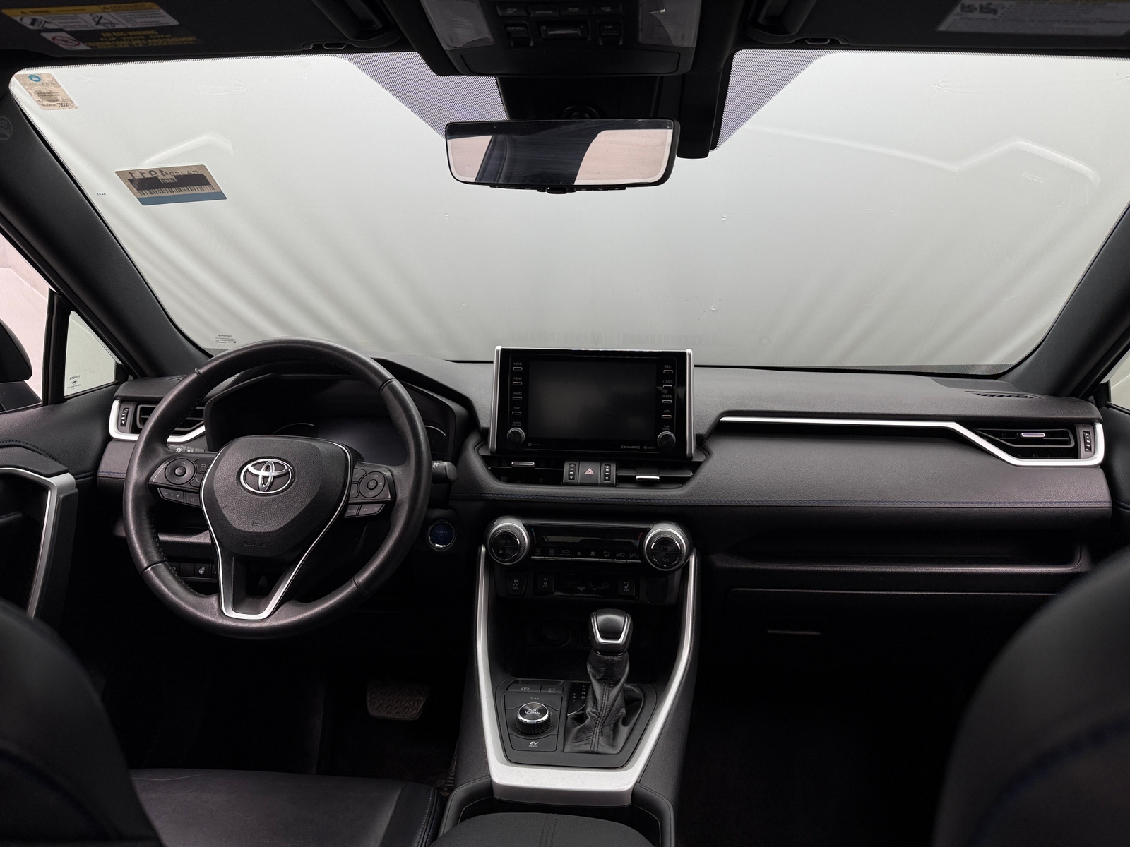 Thumbnail: 2020 Toyota RAV4 - 3